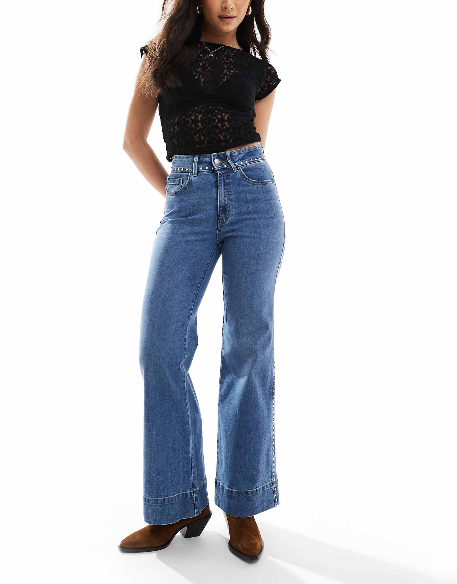 ONLY Juicy high rise wide leg jeans with stud in light wash 9290₽
