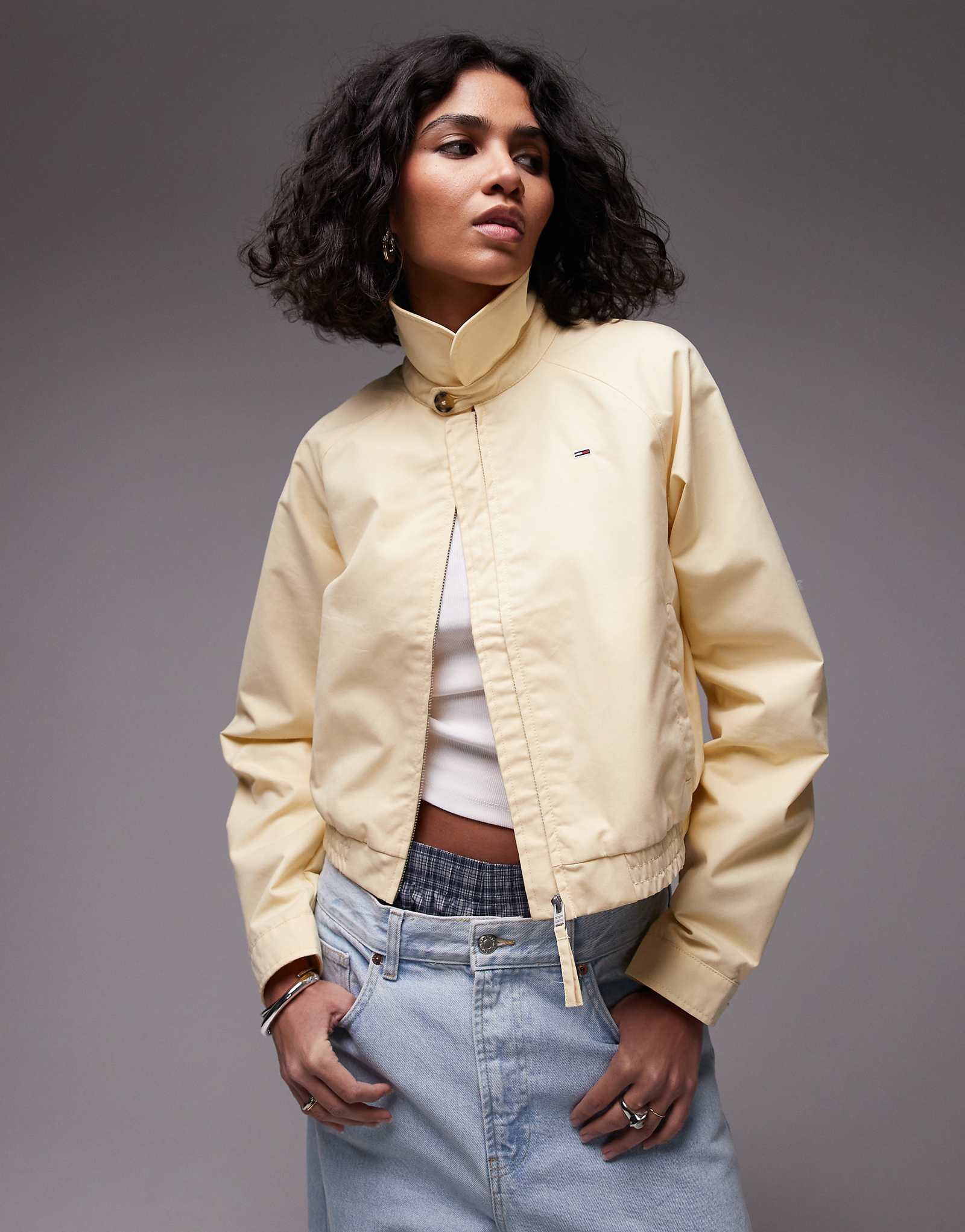 Tommy Jeans cotton bomber jacket in butter yellow 29390₽