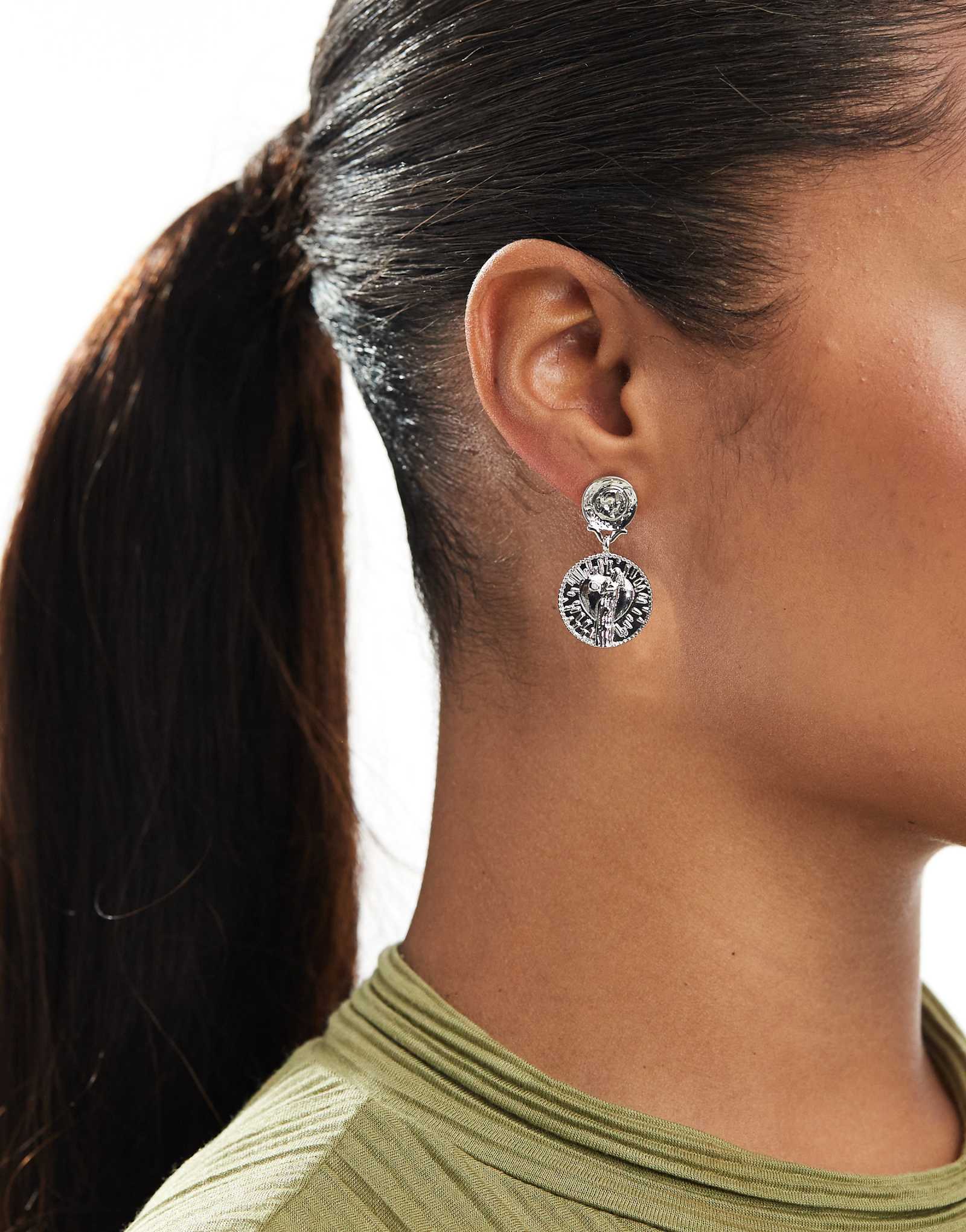 Pieces coin charm detail earrings in silver 2290₽