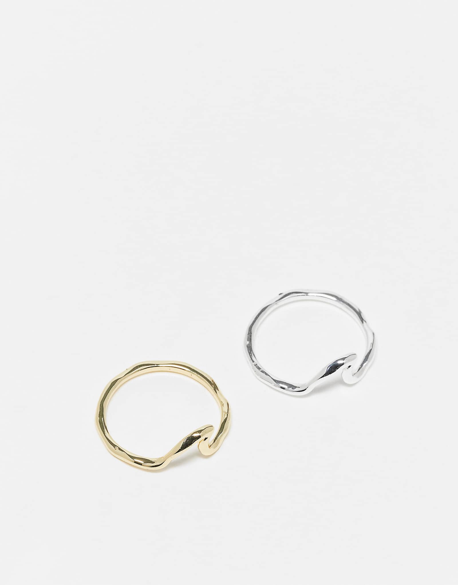 Pieces plated wave detail ring two pack in gold and silver tone 2090₽