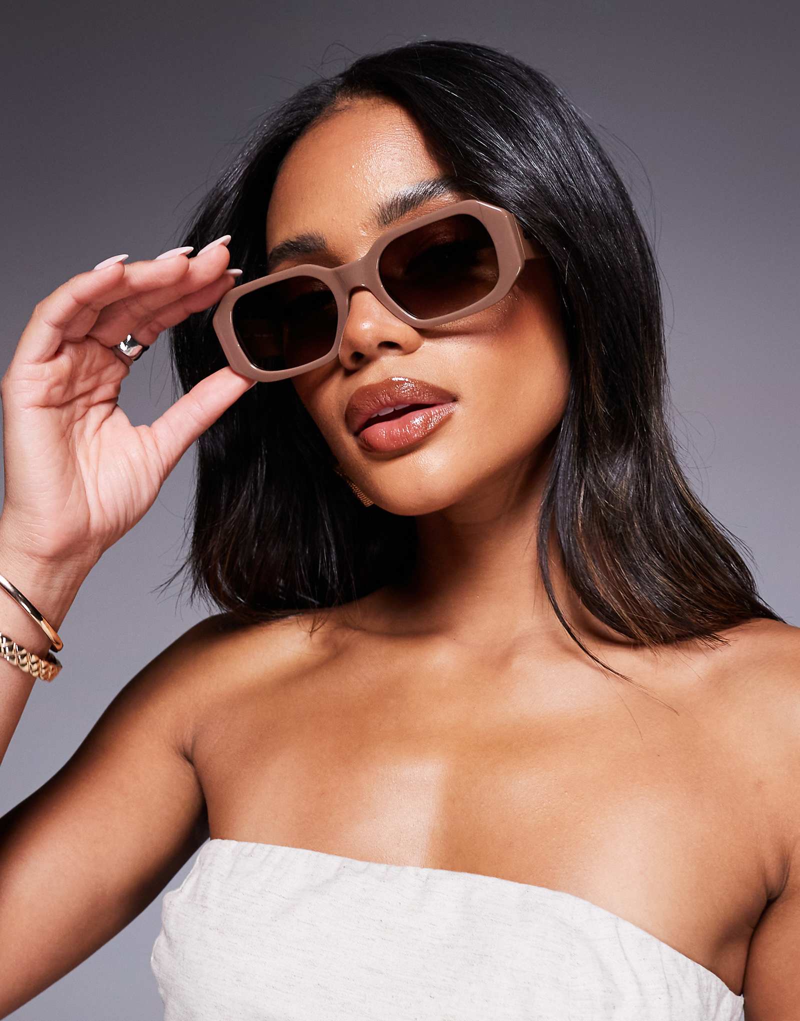 Quay hyped up rectangular sunglasses in mocha brown