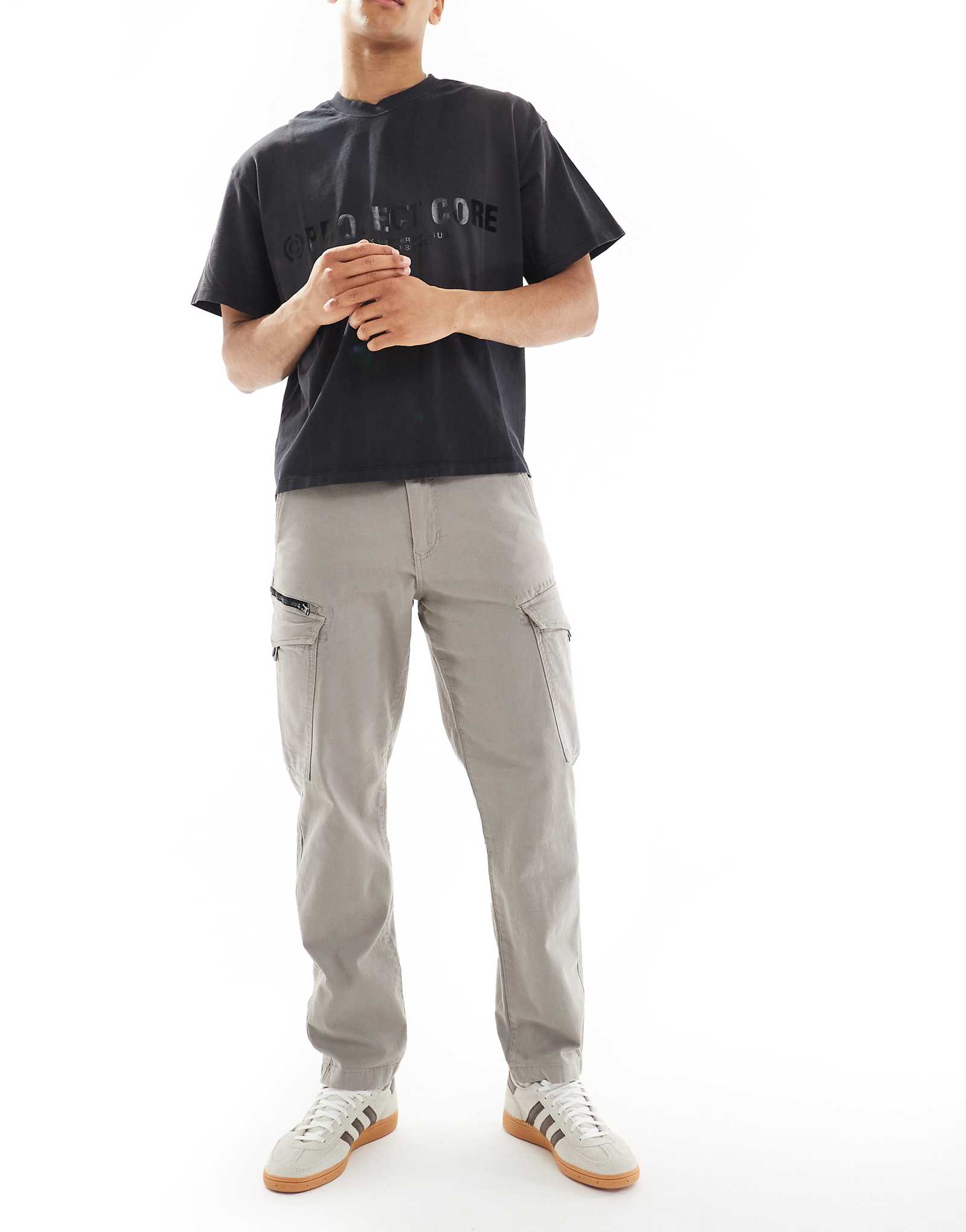 River Island open hem cargo pants in light gray 10790₽