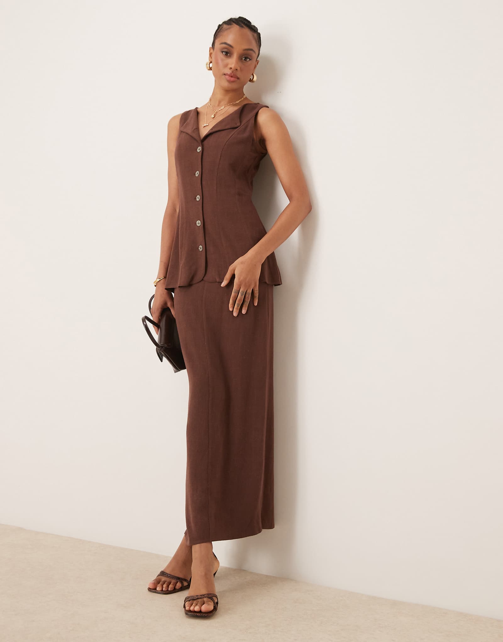 ASOS DESIGN Tall linen mix vest detail midi dress in chocolate brown 9990₽