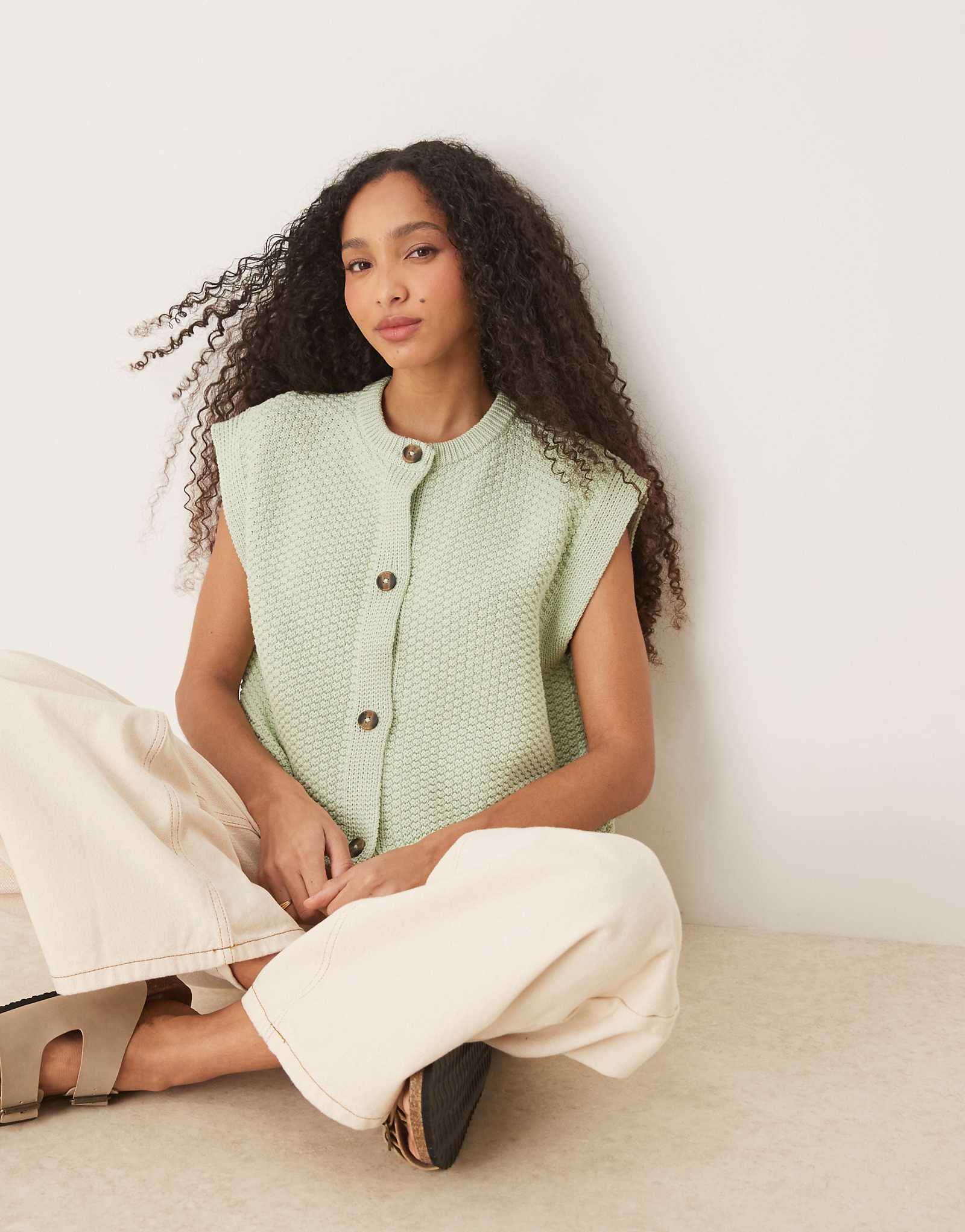 ASOS DESIGN boxy knit stitch vest with button detail in pistachio 7290₽