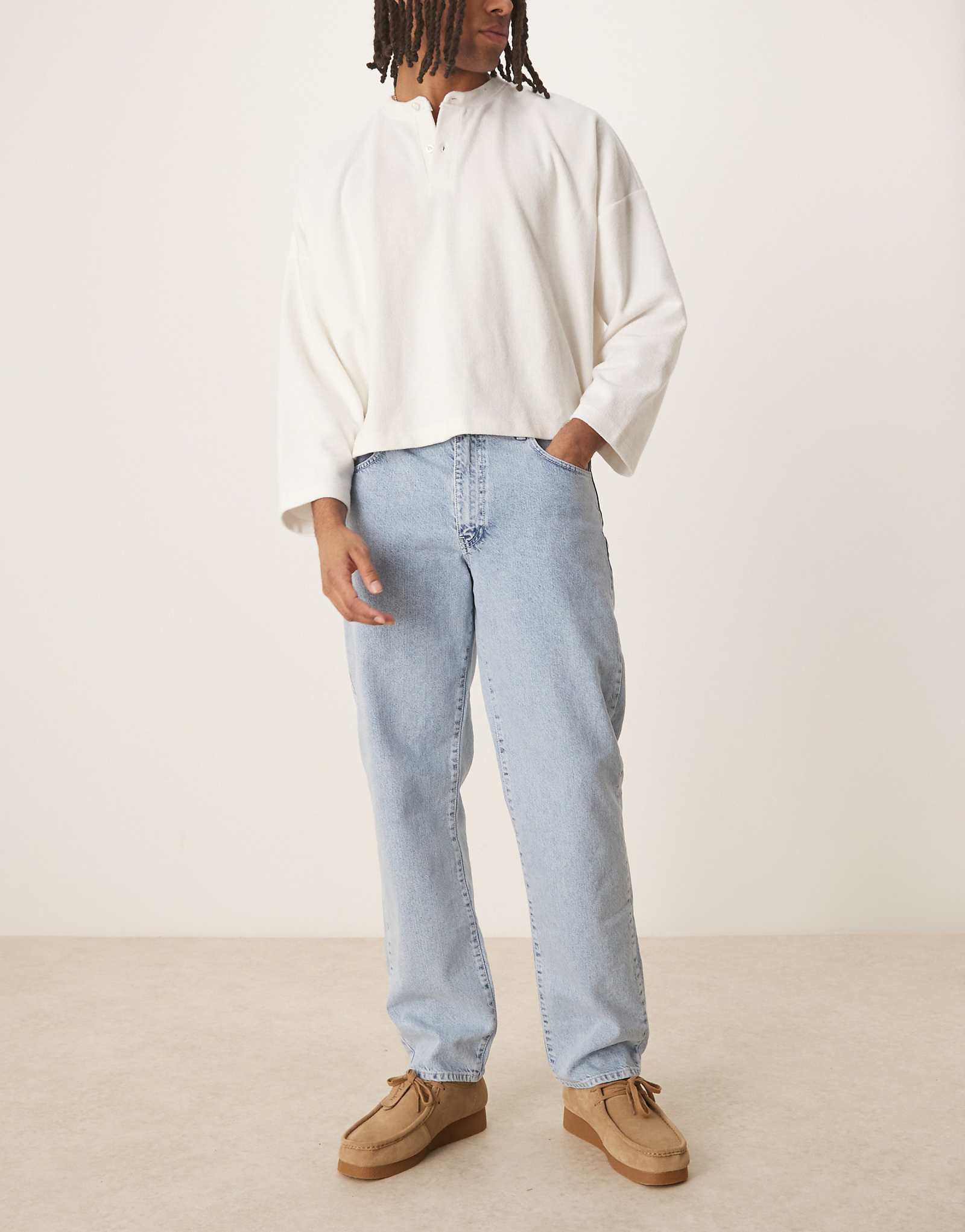 ASOS DESIGN straight leg jeans in light wash blue 6490₽