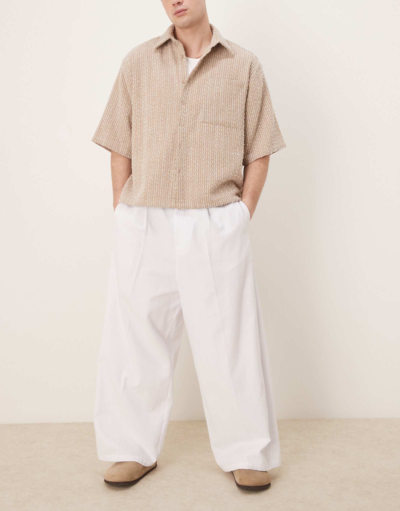 ASOS DESIGN baggy balloon pants with pleats in white 10790₽