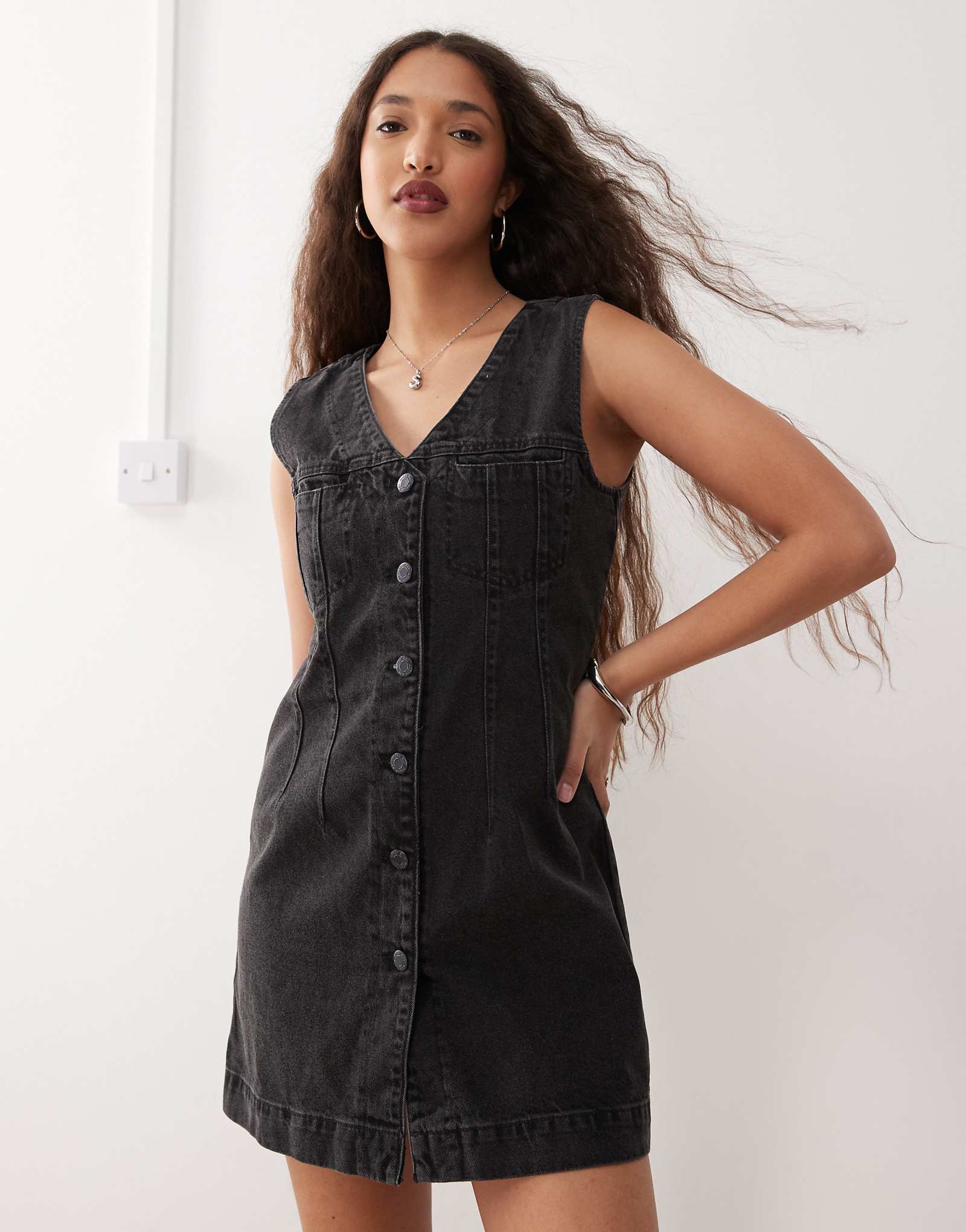 Noisy May denim vest mini dress in washed black 11890₽