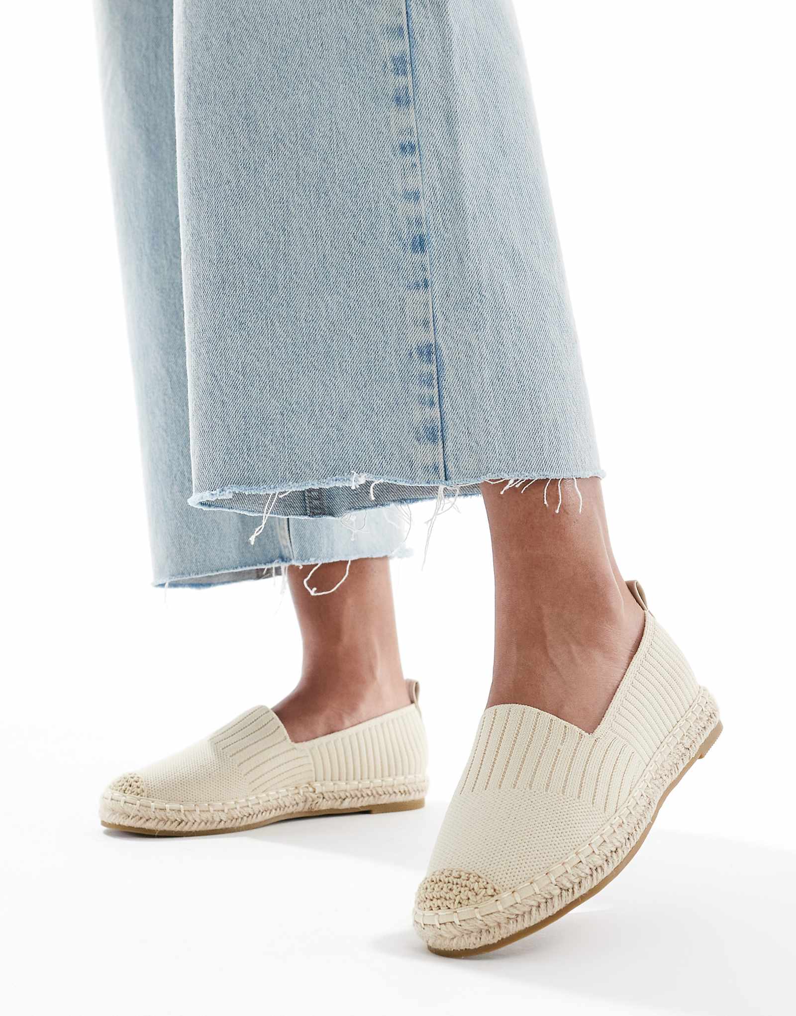 SEQWL soft slip on espadrilles in cream 4590₽
