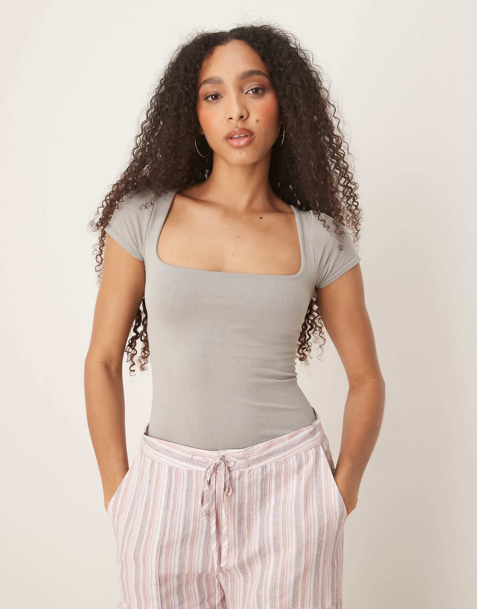 Free People clean lines square neck baby tshirt in gray 8190₽
