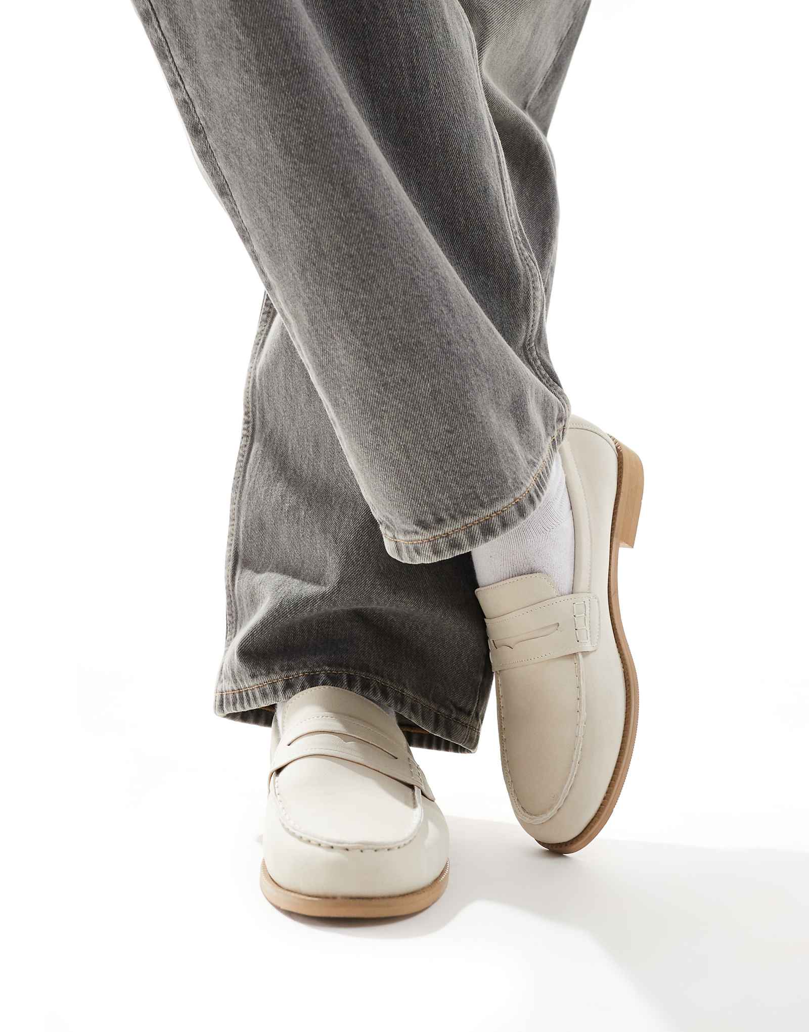 SEQWL Hero loafers in stone 9290₽