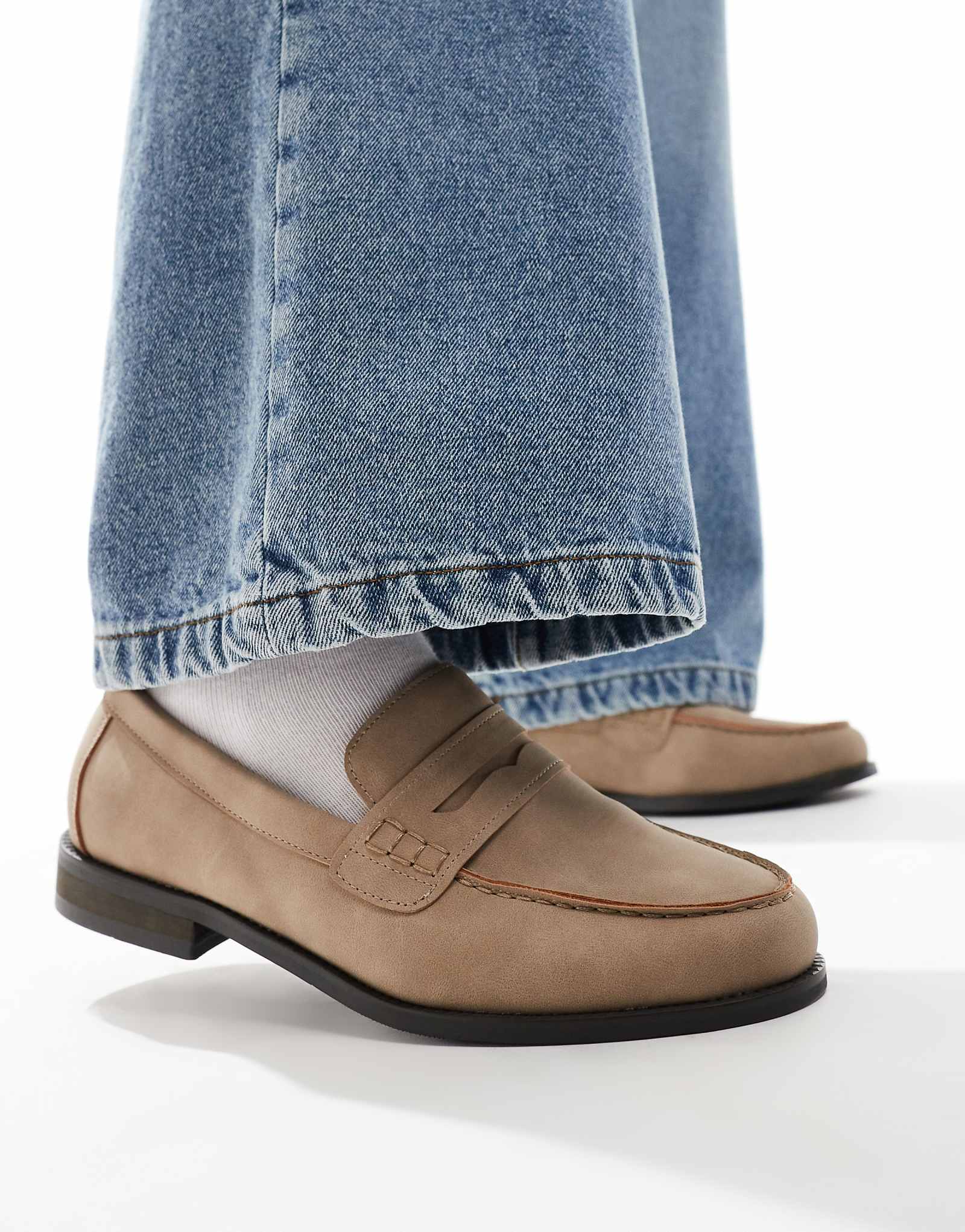 SEQWL Hero loafers in sand