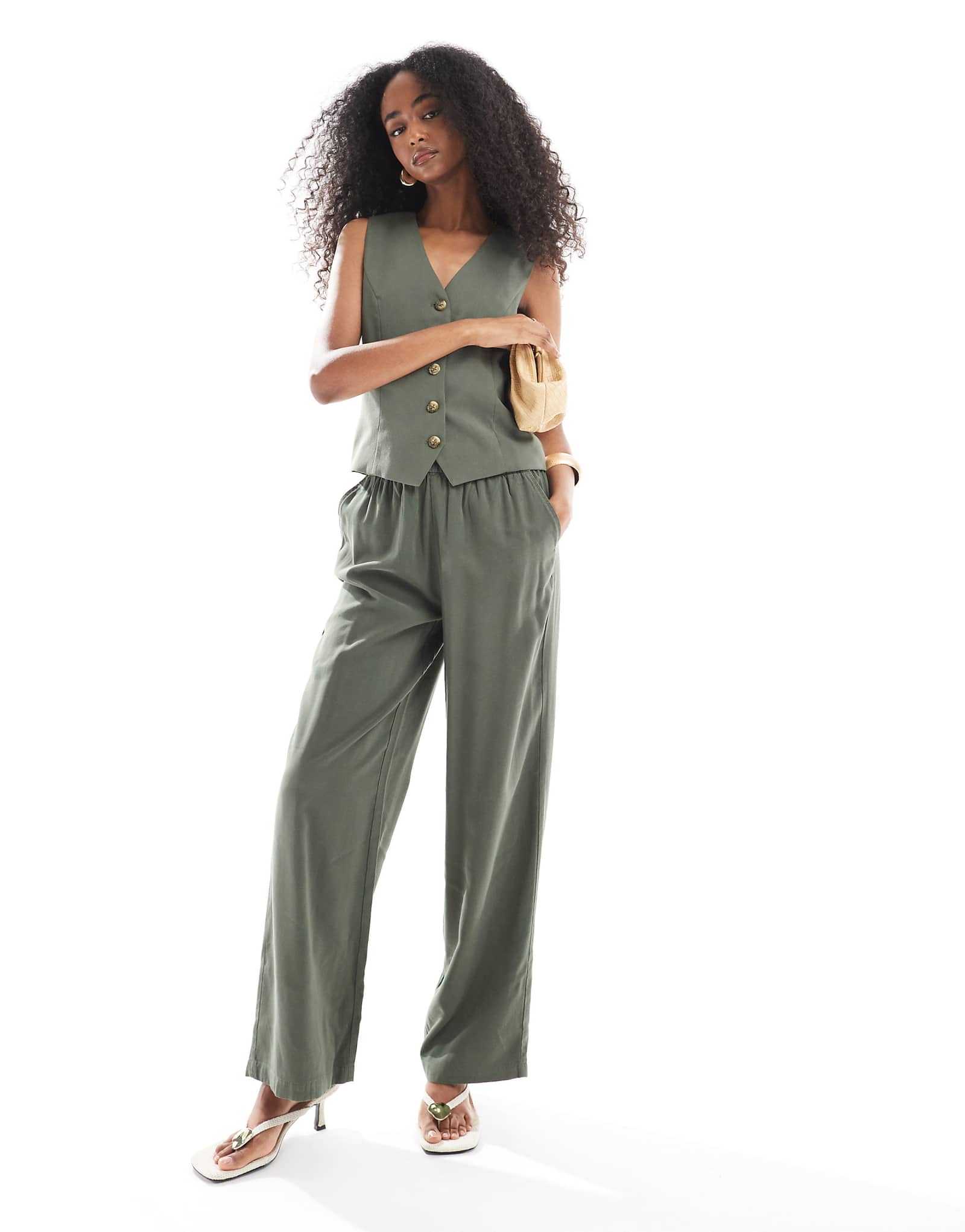 ONLY tailored twill pull-on pants in khaki - part of a set