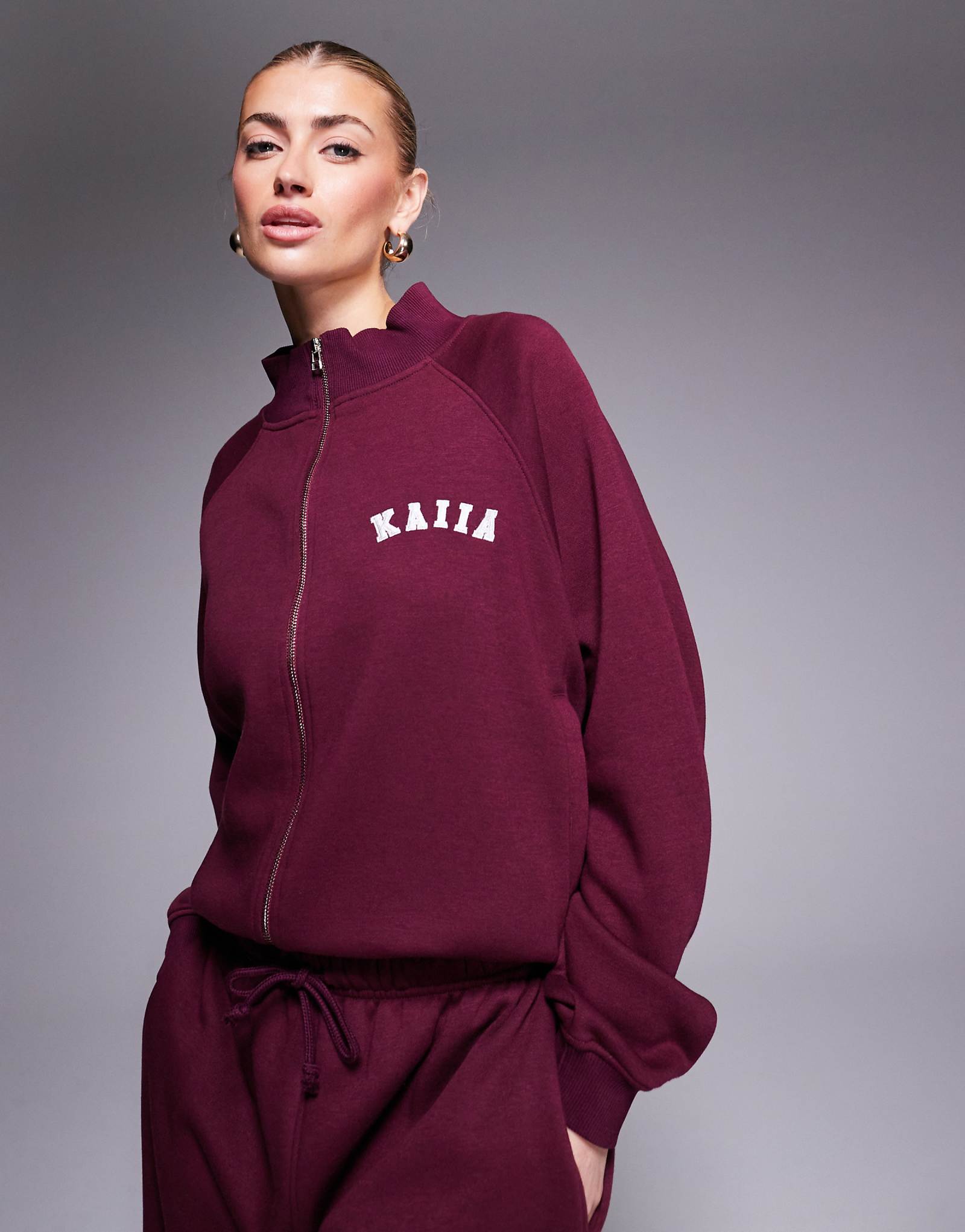 Kaiia oversized zip up contrast logo bomber style sweatshirt in burgundy - part of a set 6490₽