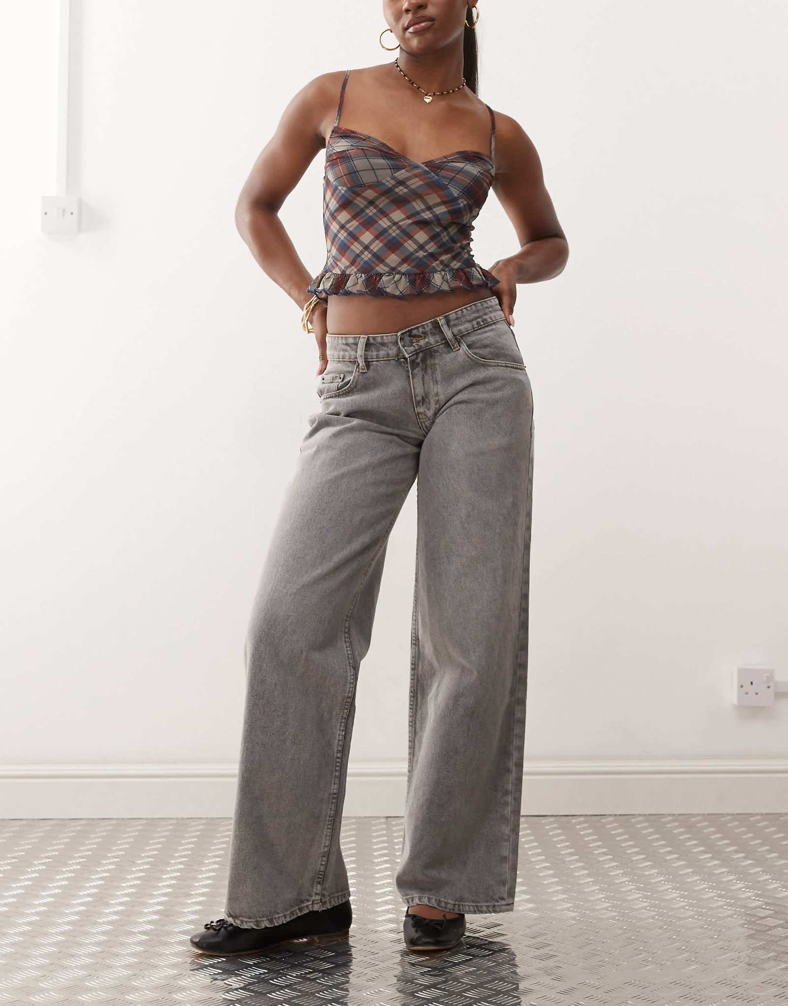 Motel roomy wide leg low rise jeans in gray wash 12290₽