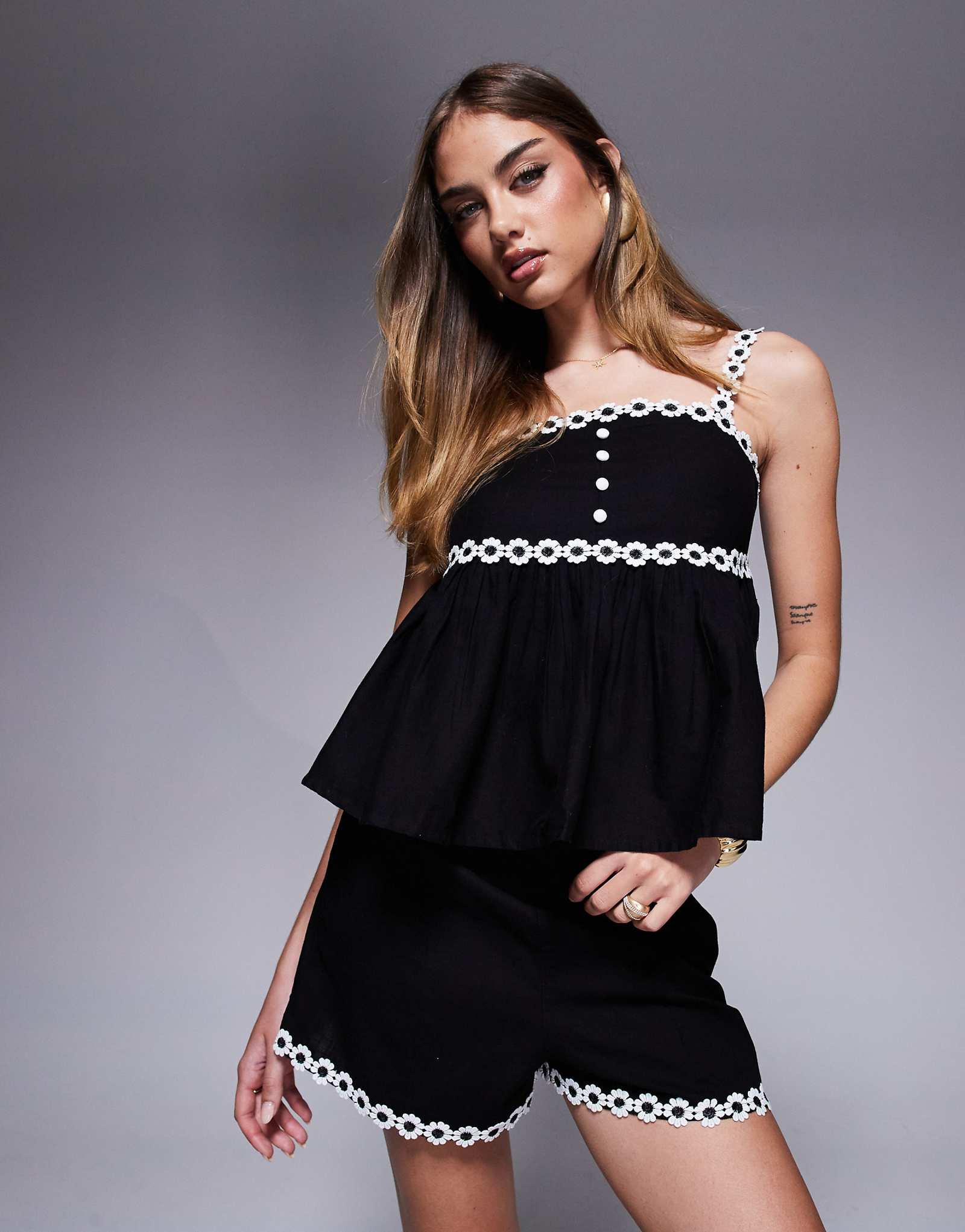 River Island daisy trim shorts in black - part of a set 6890₽