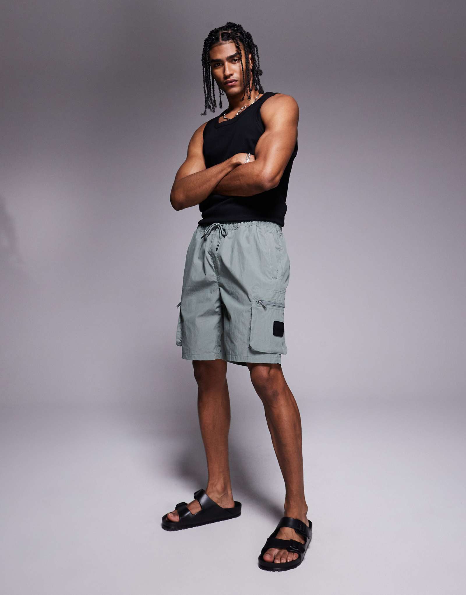 River Island cargo shorts in green 12590₽