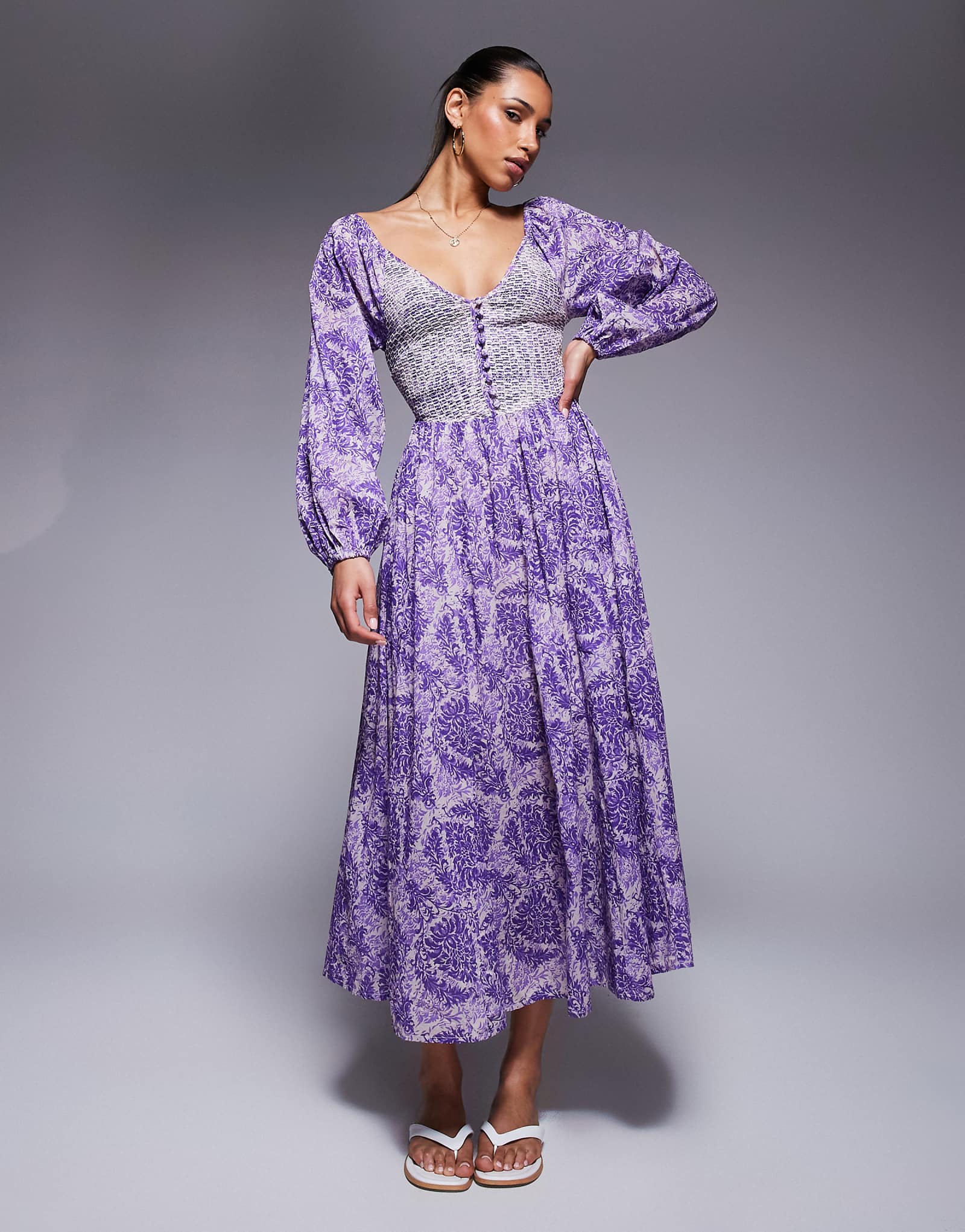 River Island longsleeve V neck printed maxi dress in purple 18190₽