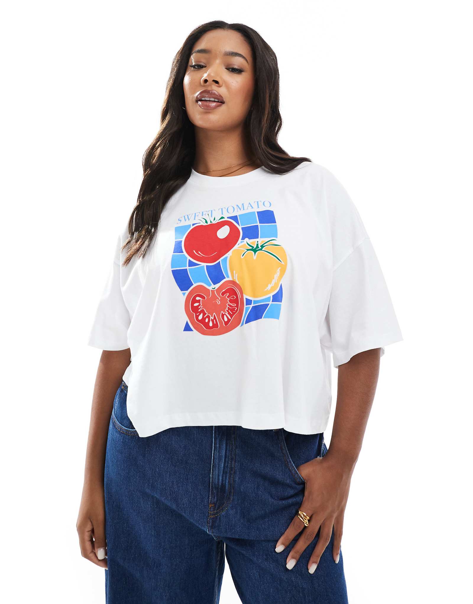 ONLY Curve tomato cropped t-shirt in white