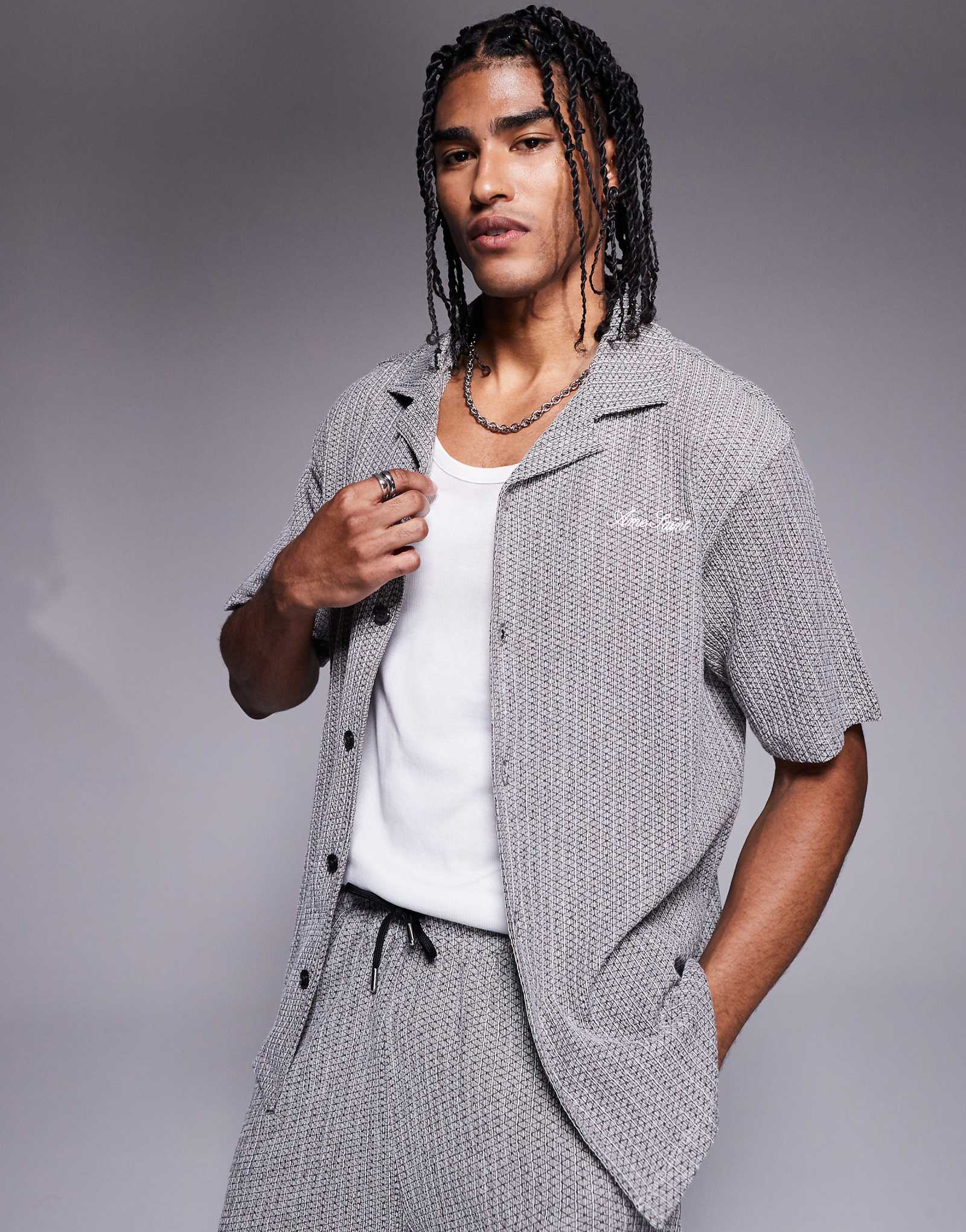 River Island camp collar plisse shirt in black - part of a set 9290₽