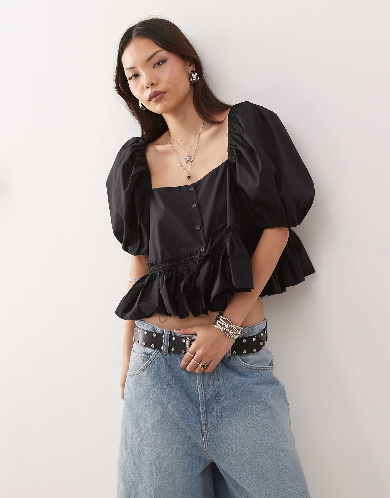 Monki puff sleeve milkmaid peplum blouse in black 6690₽