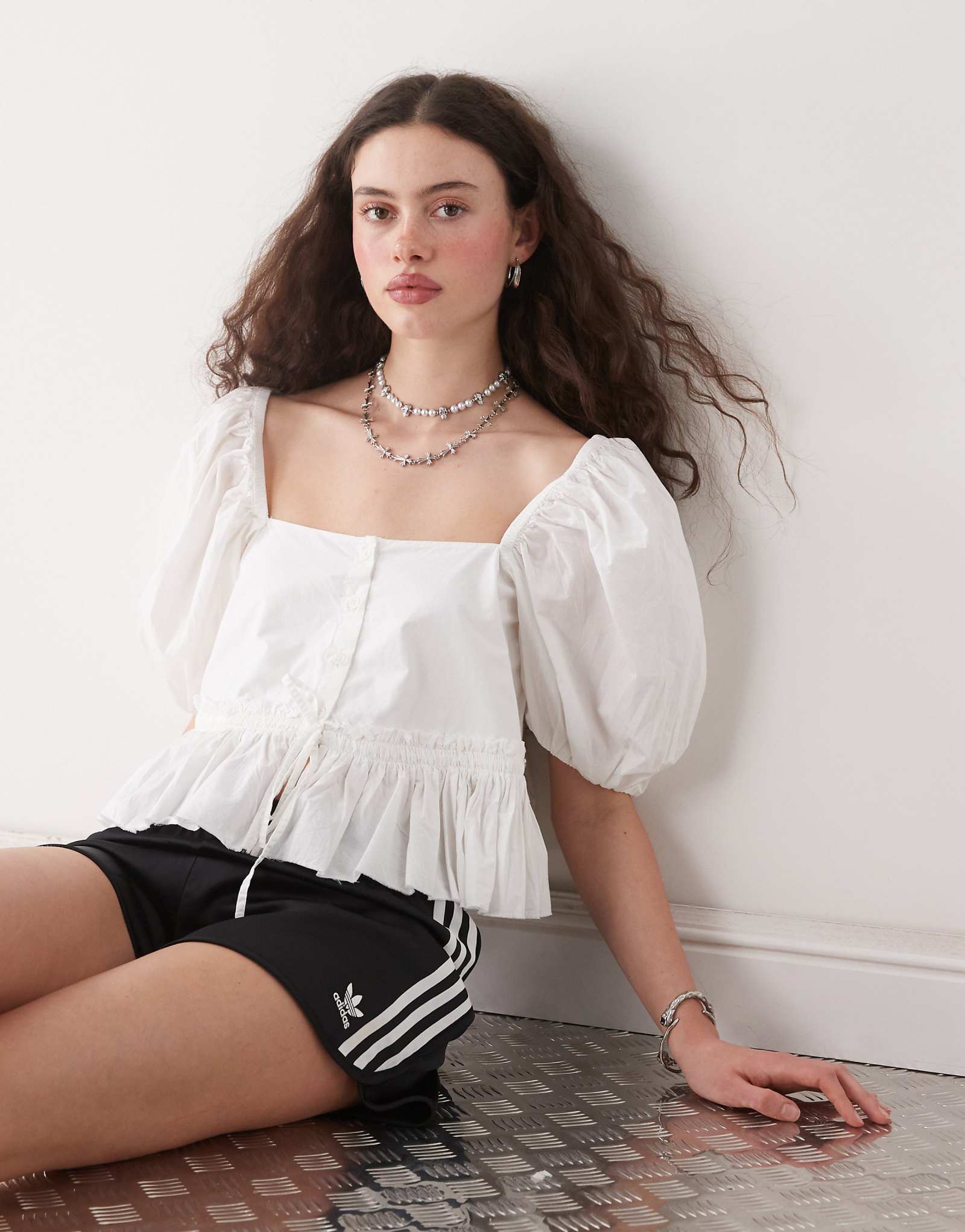Monki puff sleeve milkmaid peplum blouse in white 6690₽