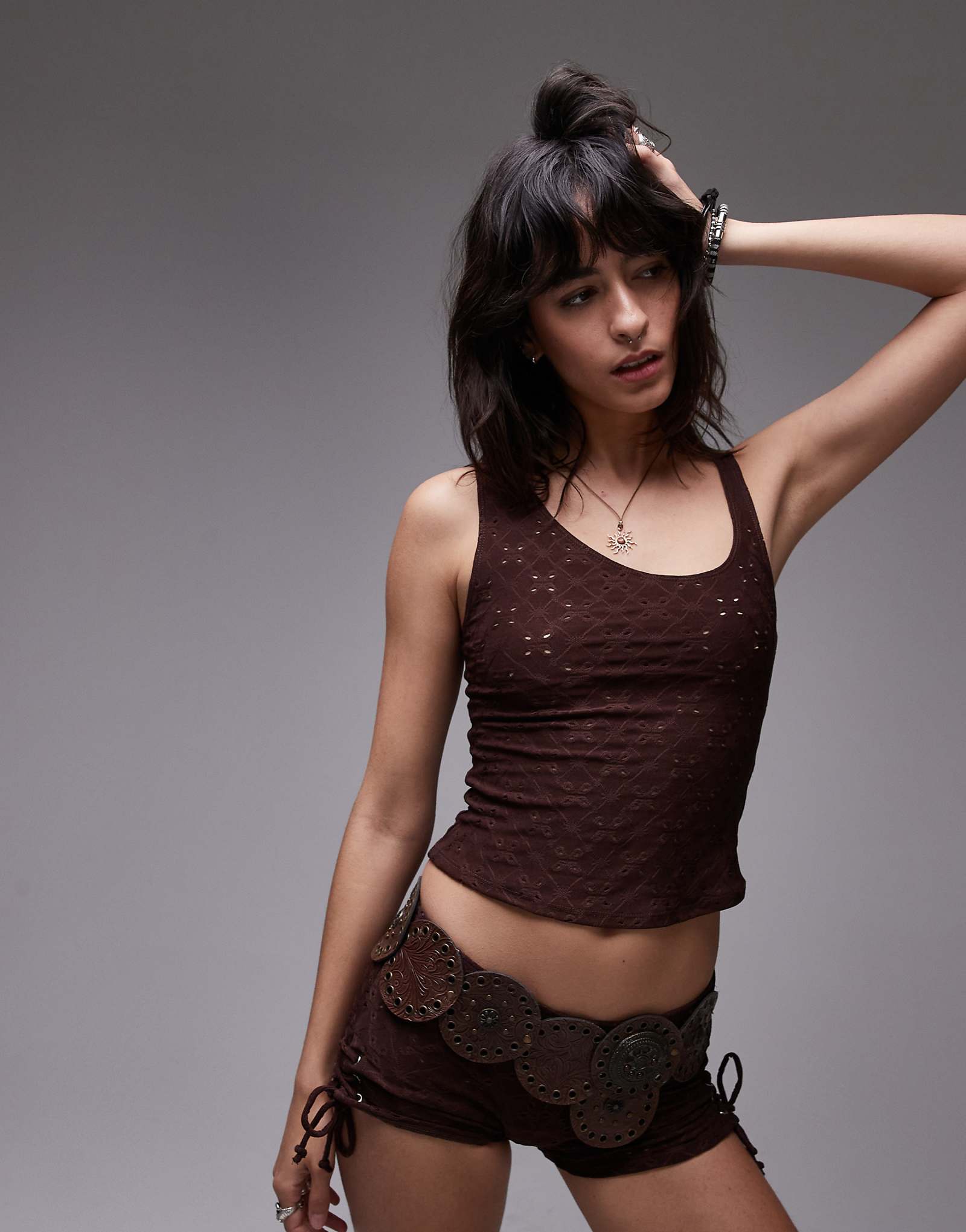 Motel fukama stretch eyelet tank top in brown 6890₽