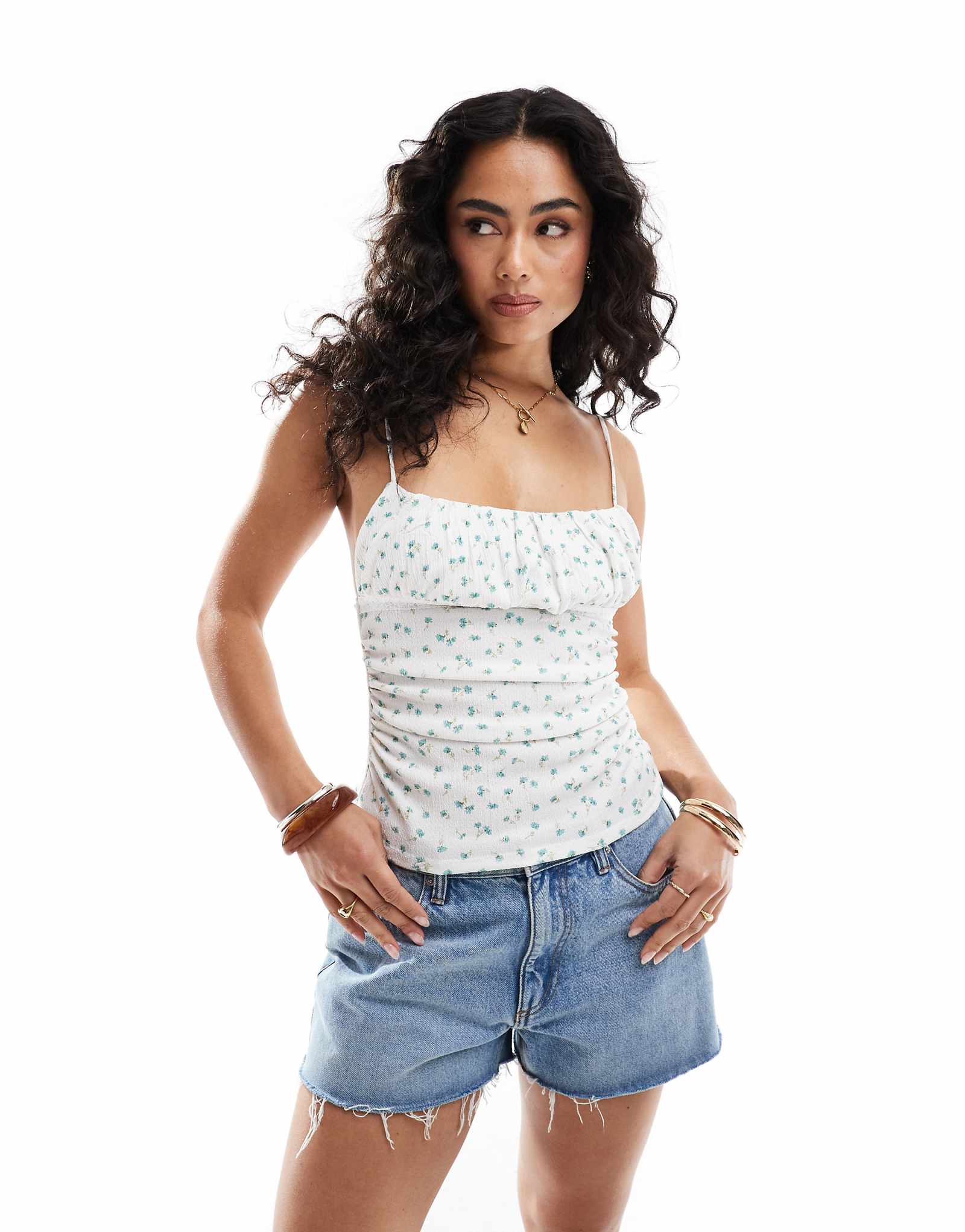 Pull-Bear floral ruched detail cami top in white 2190₽