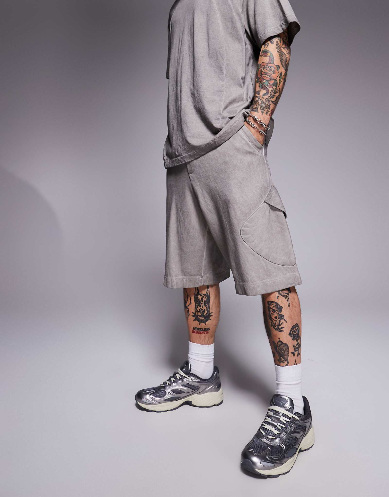 Bershka distressed shorts in gray - part of a set 7090₽