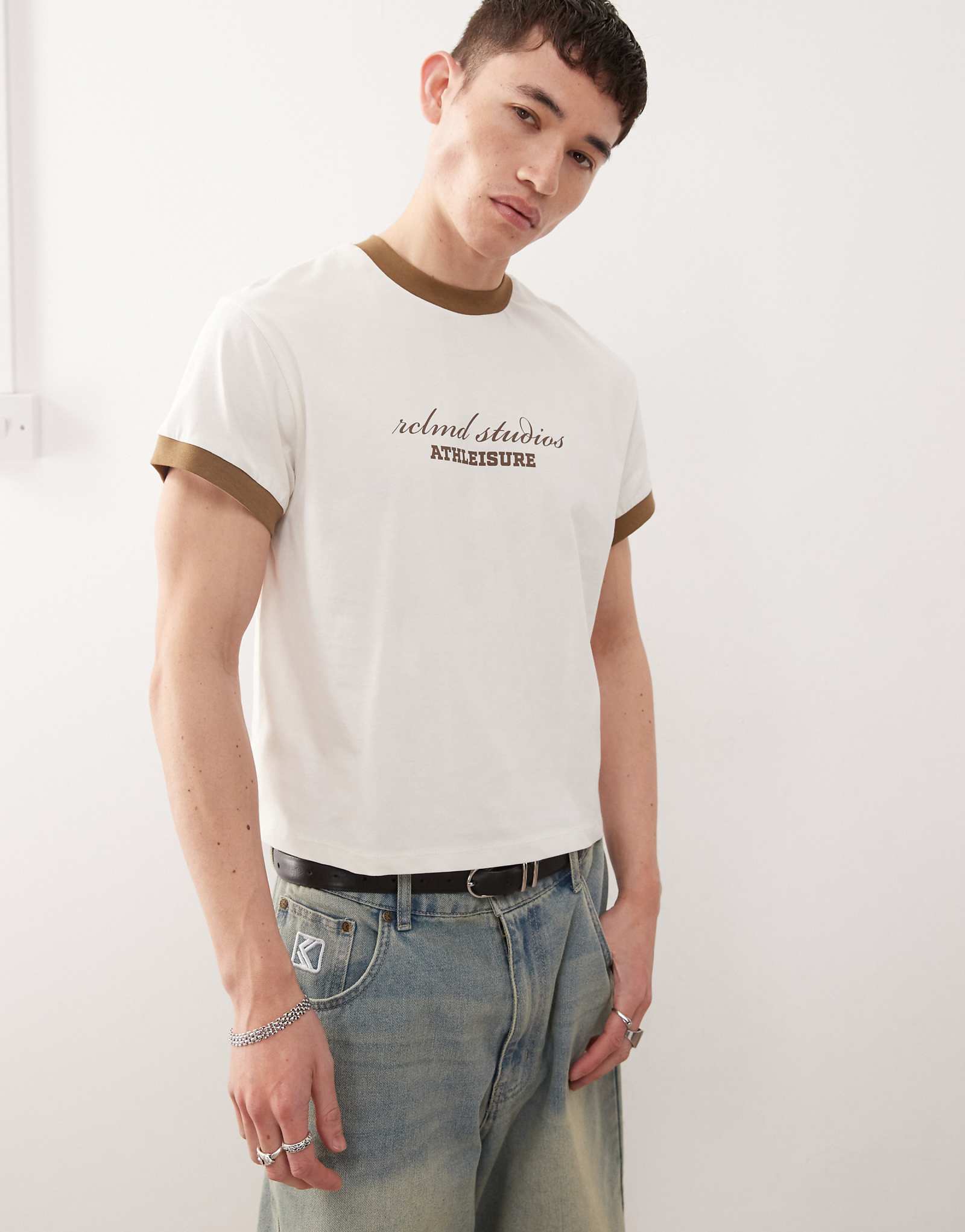 Reclaimed Vintage cropped boxy ringer t-shirt with branded graphic in white 6590₽