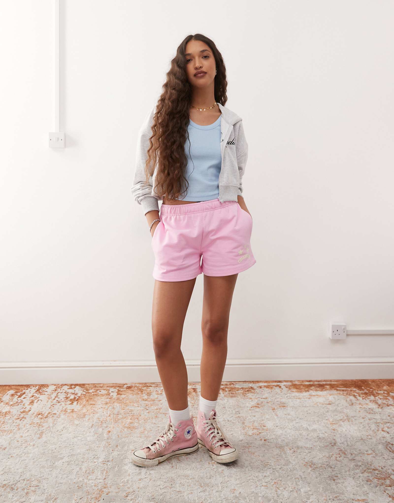 COLLUSION shorts in bubblegum pink 8190₽