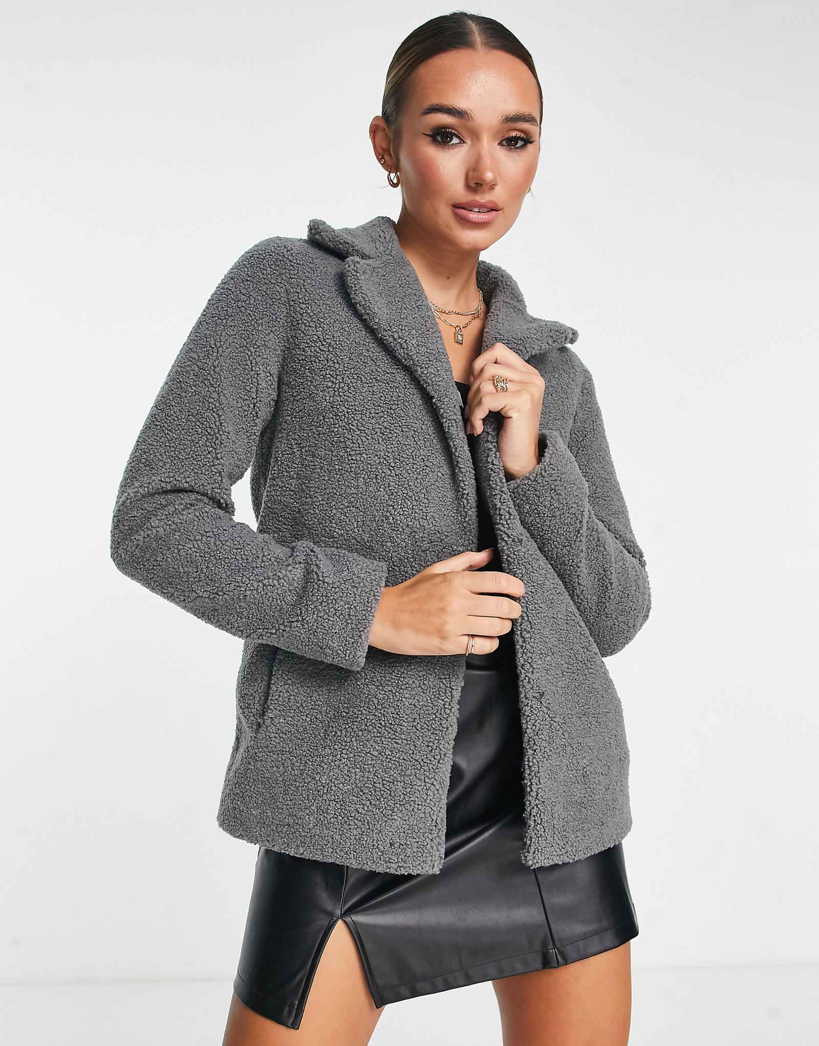 Unreal Fur faux fur jacket in gray 37090₽