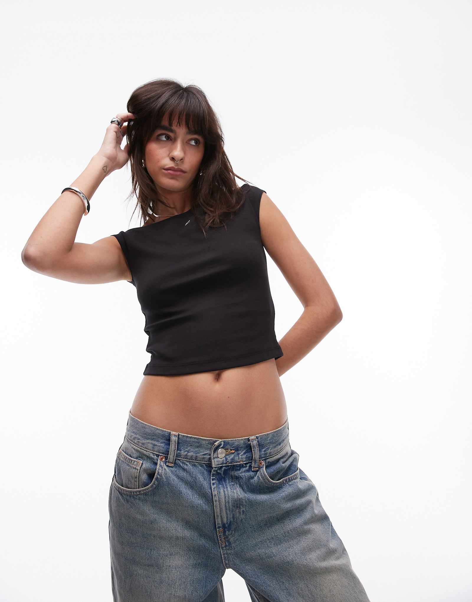 Tommy Jeans off-shoulder top in black 6390₽