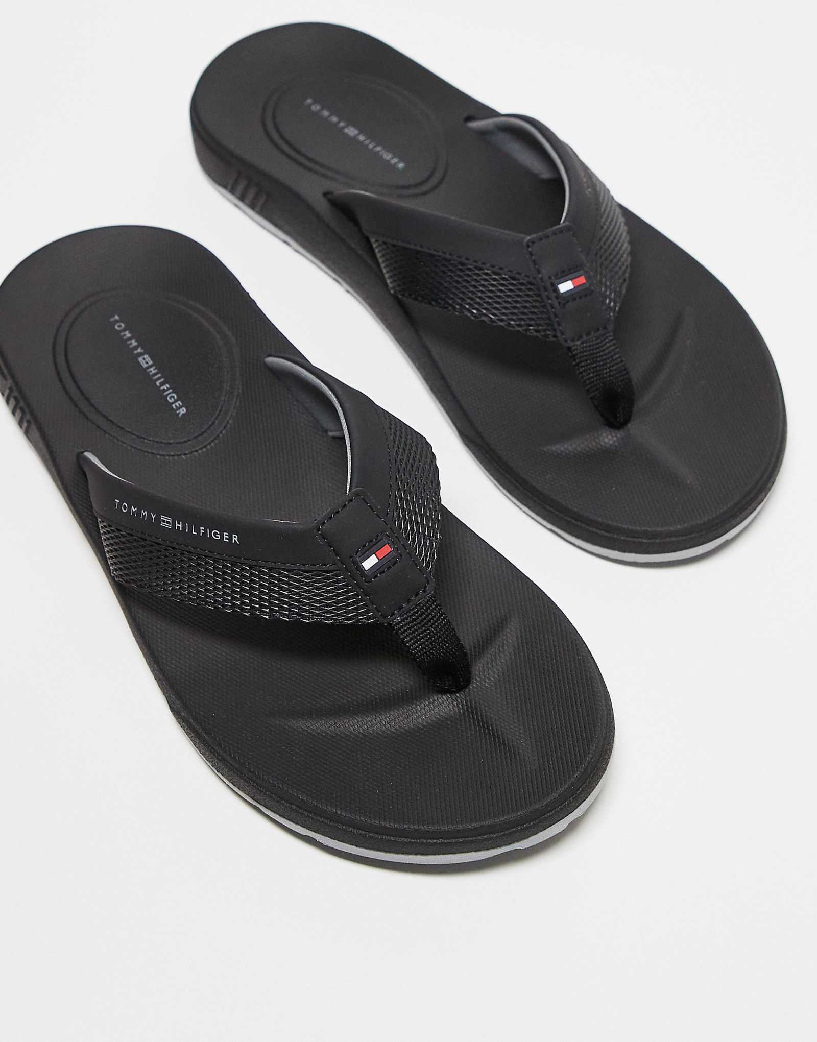 Tommy Hilfiger beach flip flops in black 12590₽