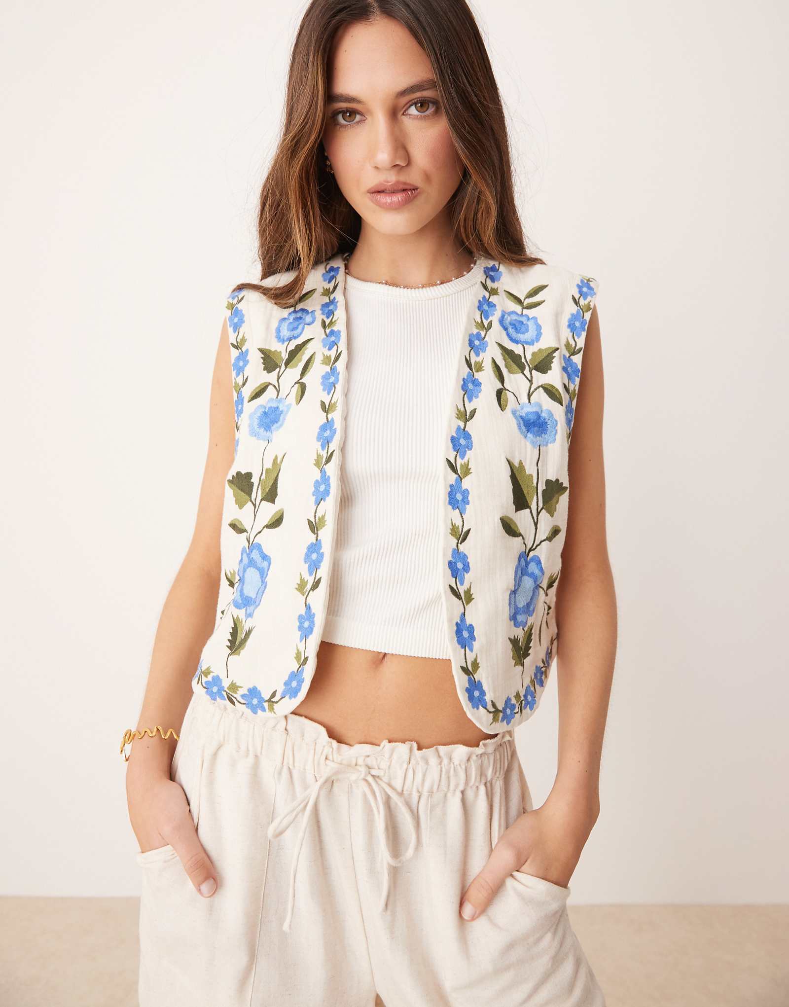 YAS Festival boho floral embroidered open vest in cream and blue 15690₽