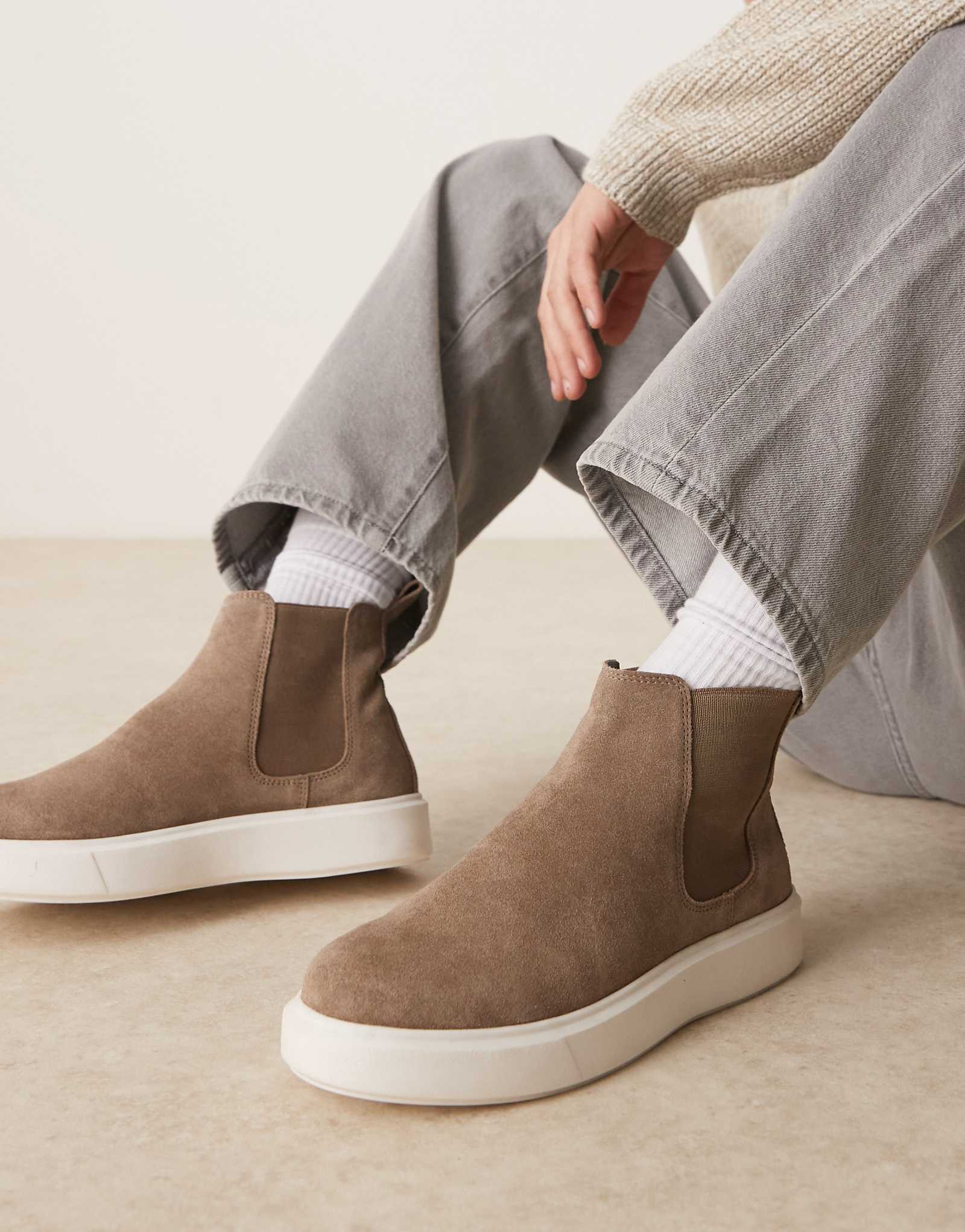 ASOS DESIGN chelsea boots in beige suede 9990₽