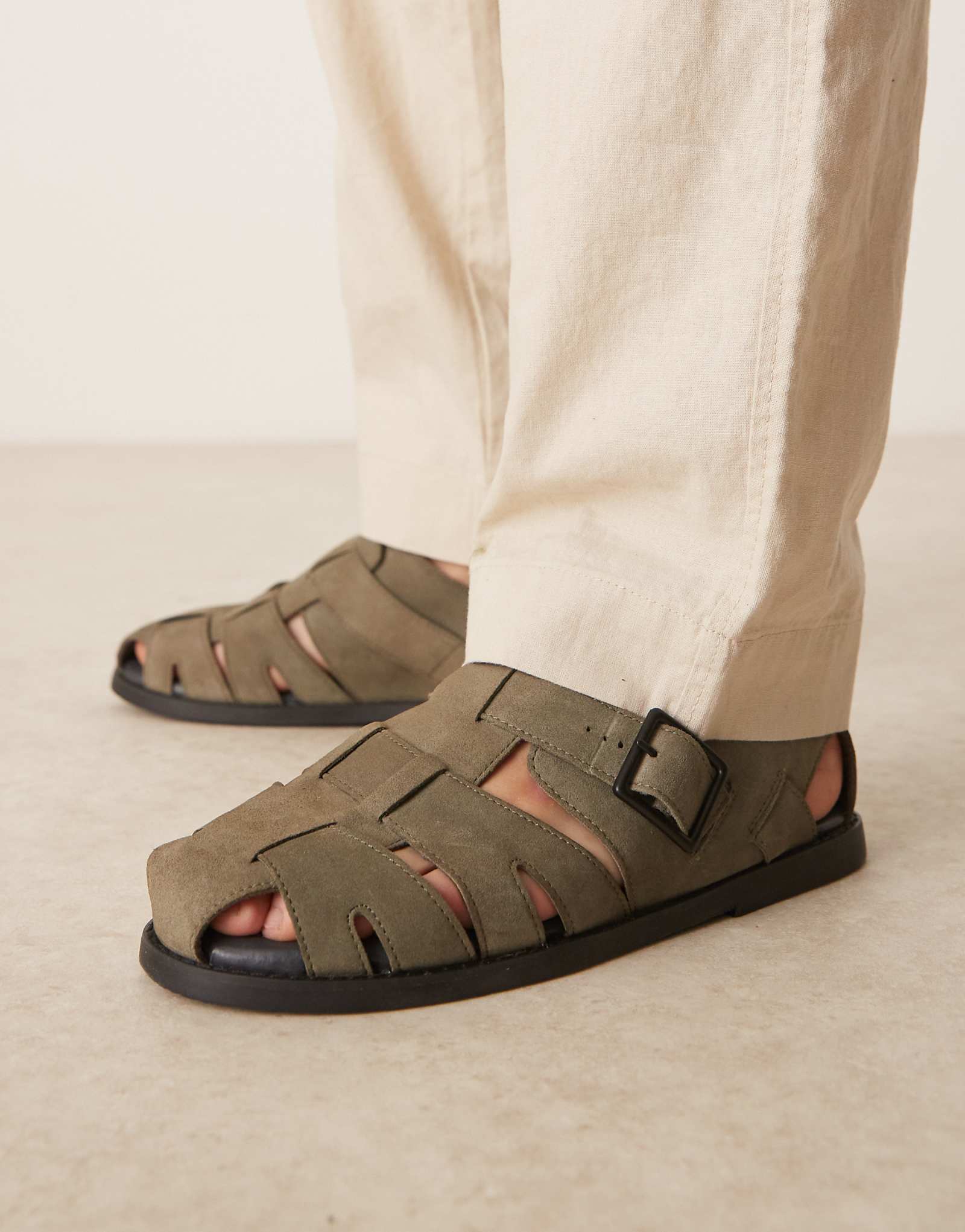 ASOS DESIGN fisherman sandals in khaki suede 6990₽