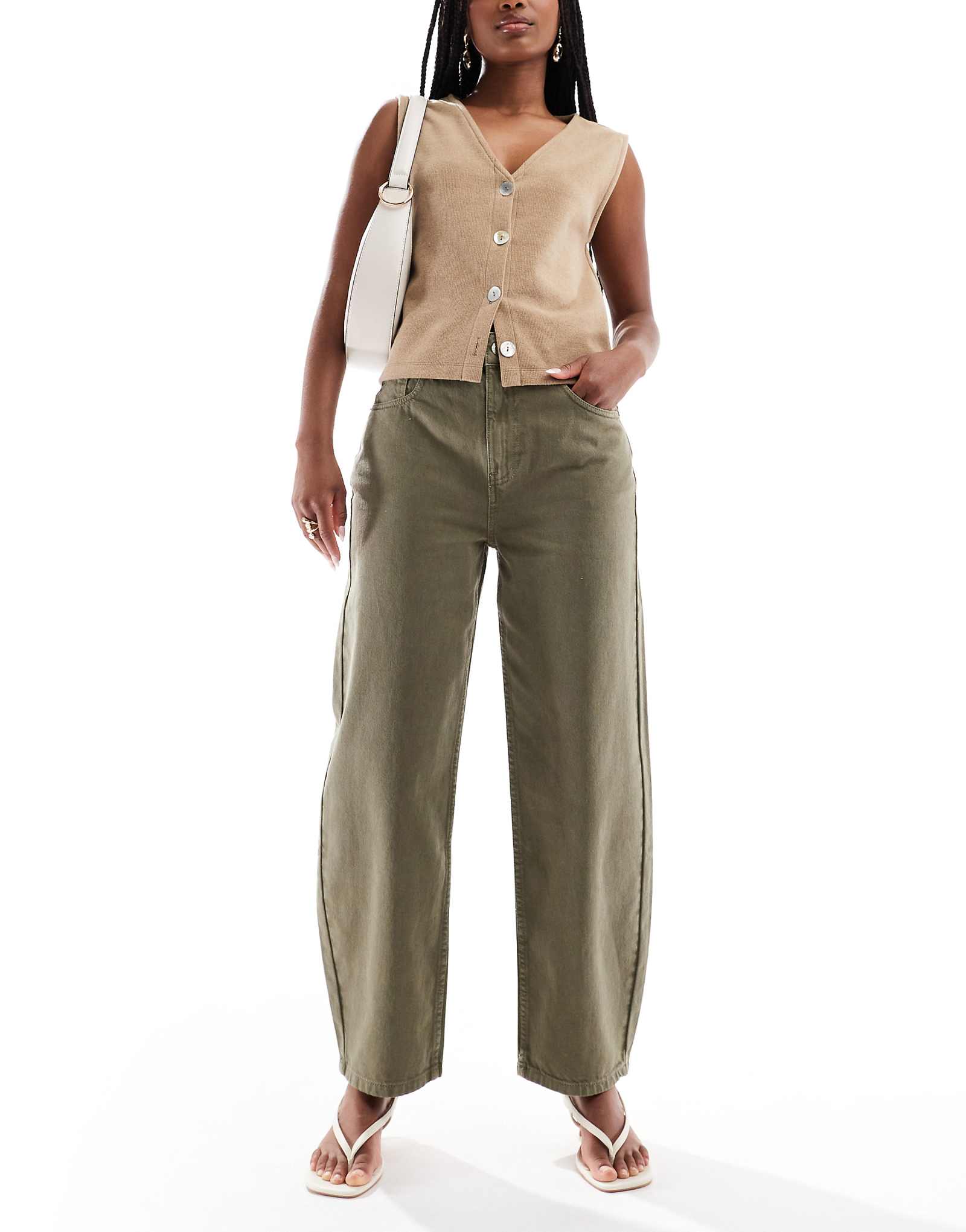 ASOS DESIGN everyday barrel jeans in khaki 6390₽