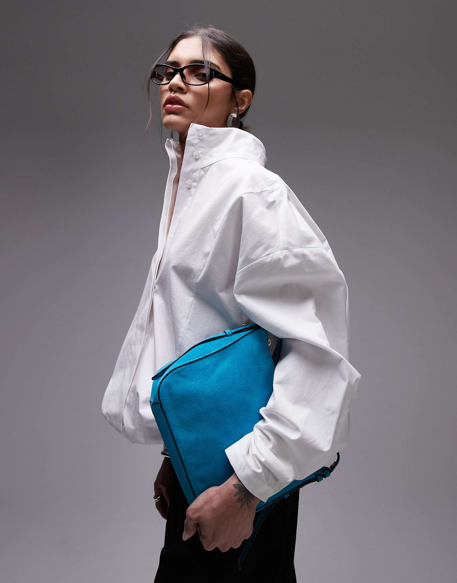 ASOS DESIGN funnel neck sports shirt in white 15590₽