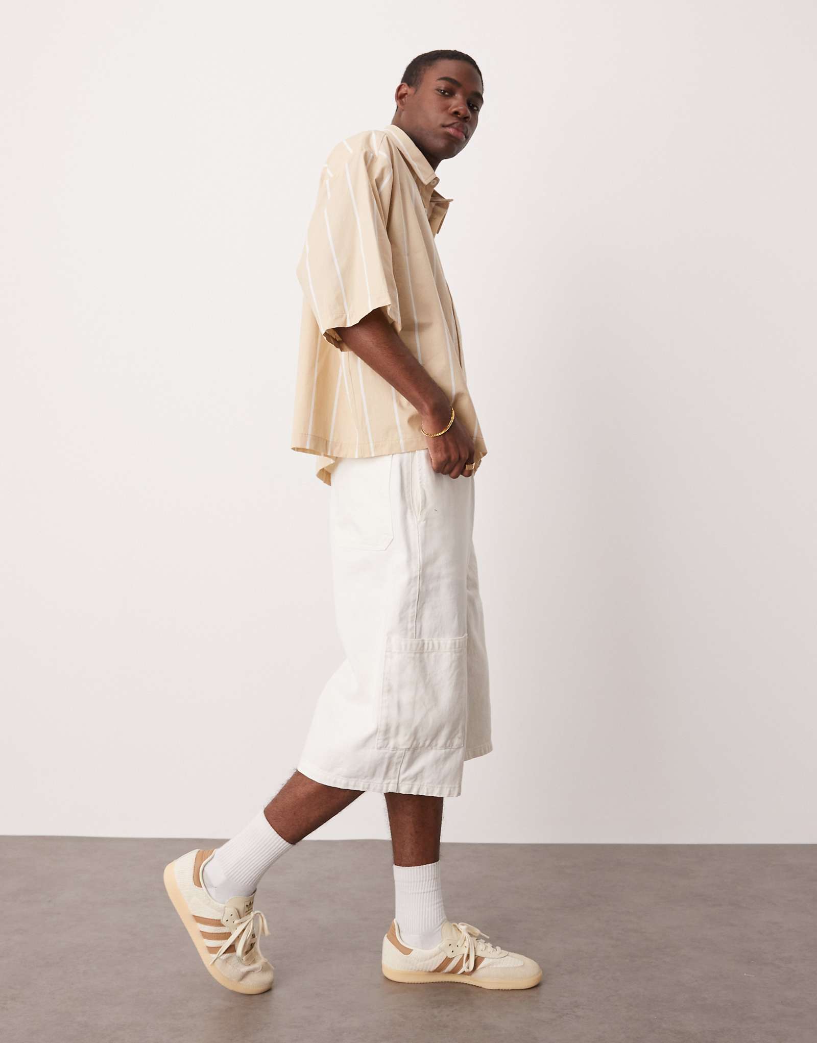 ASOS DESIGN longer length pull-on cargo jorts in white 8290₽