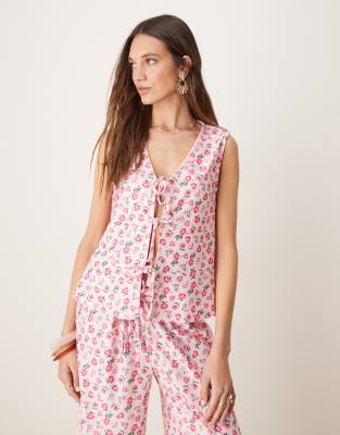 Жилет с оборками на завязках спереди от ASOS DESIGN розового цвета в мелкий цветочек - часть комплекта