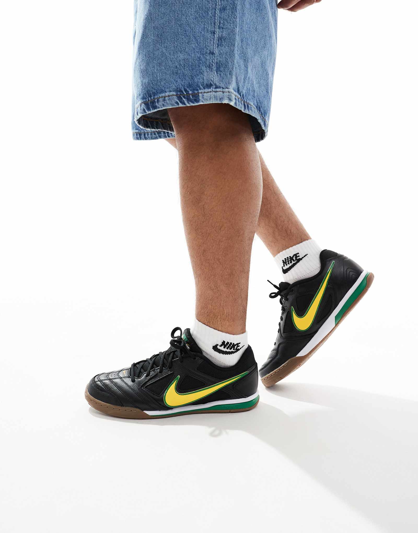 Nike Gato sneakers in black and yellow 22490₽