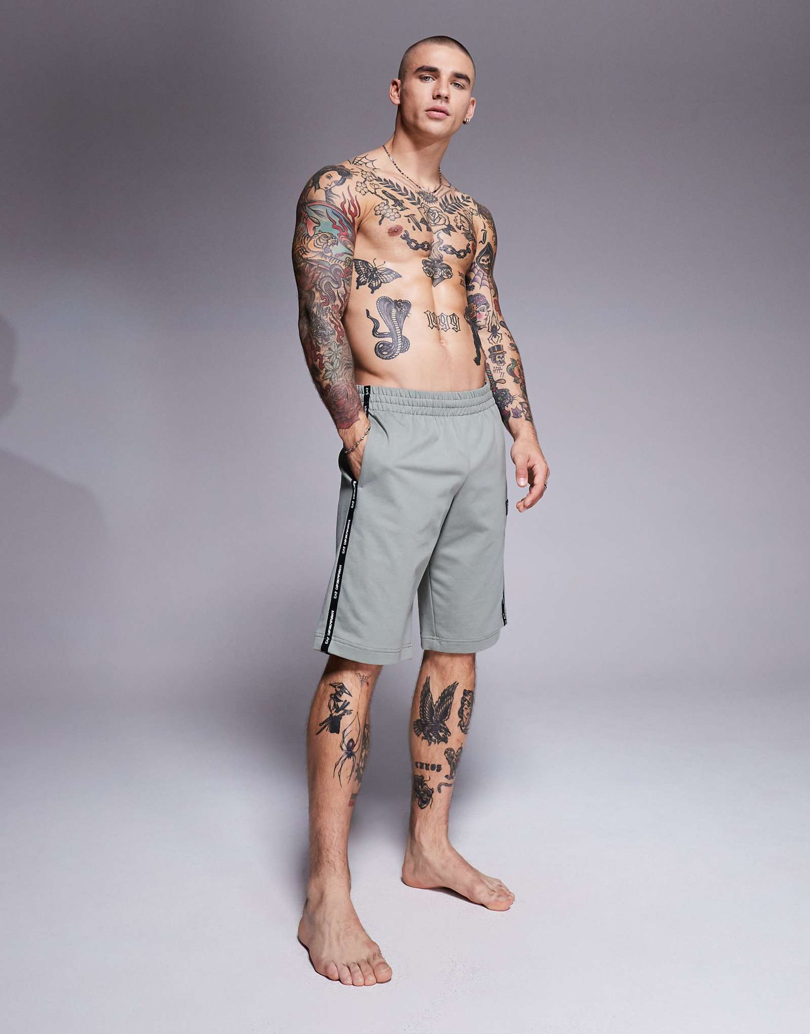 Armani EA7 cuffed sweat shorts with logo tape detail in sage green 12890₽