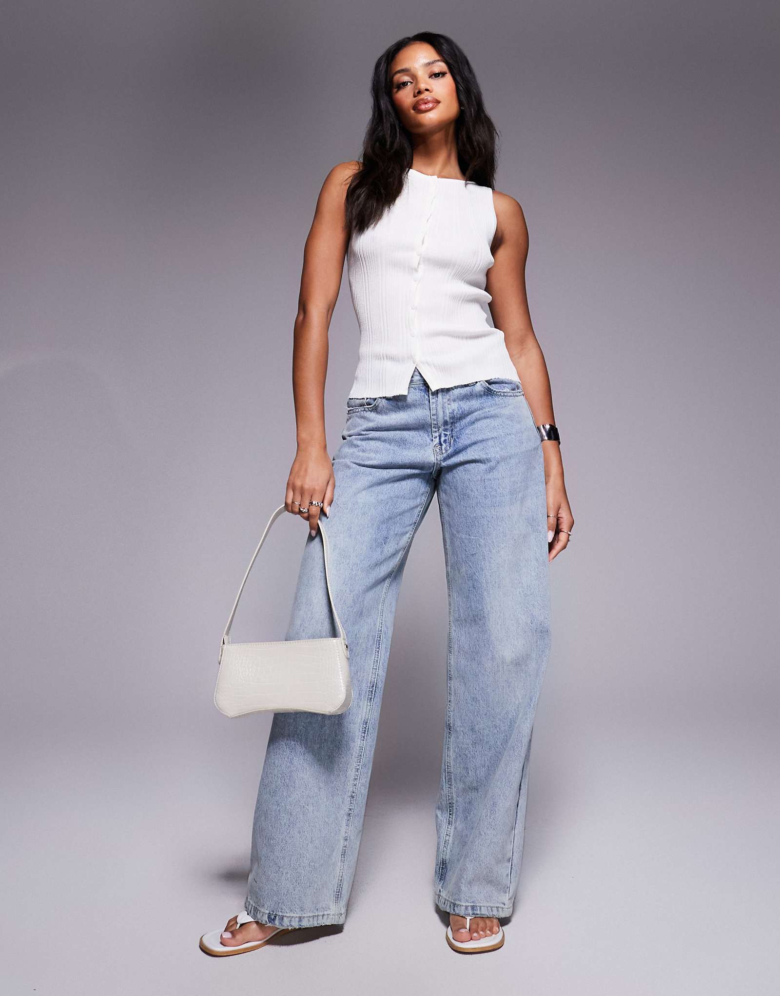 Princess Polly Ollie low rise straight leg jeans in light blue wash 15090₽