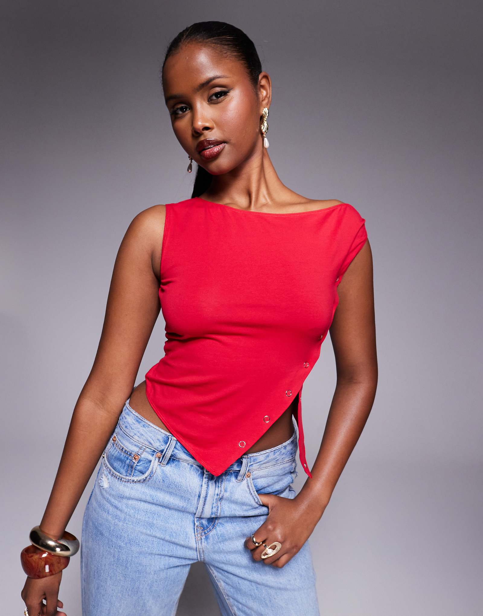 Princess Polly wide neck asymmetric snap detailed top in red 8990₽