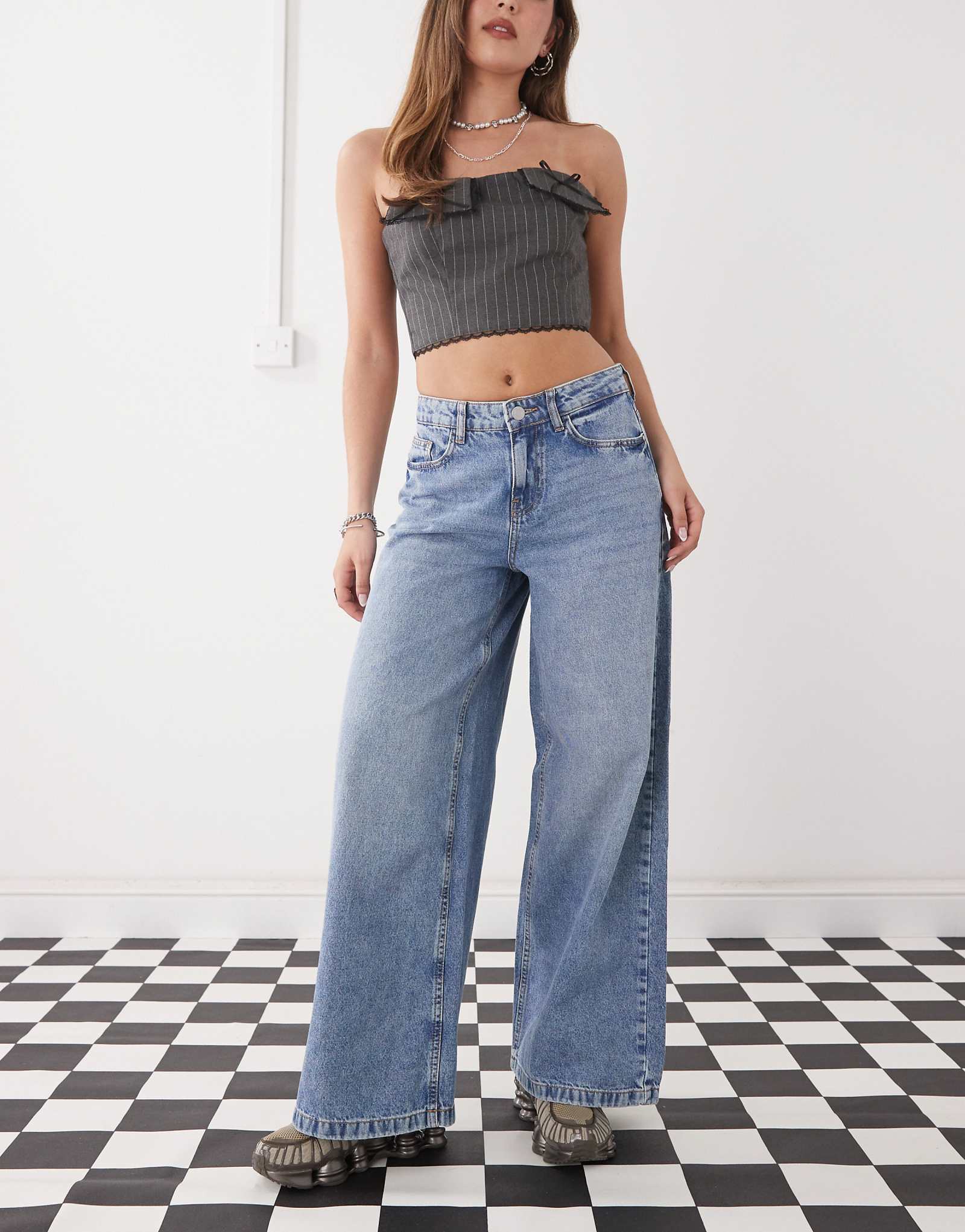 Noisy May loose fit jeans in light blue wash 7690₽