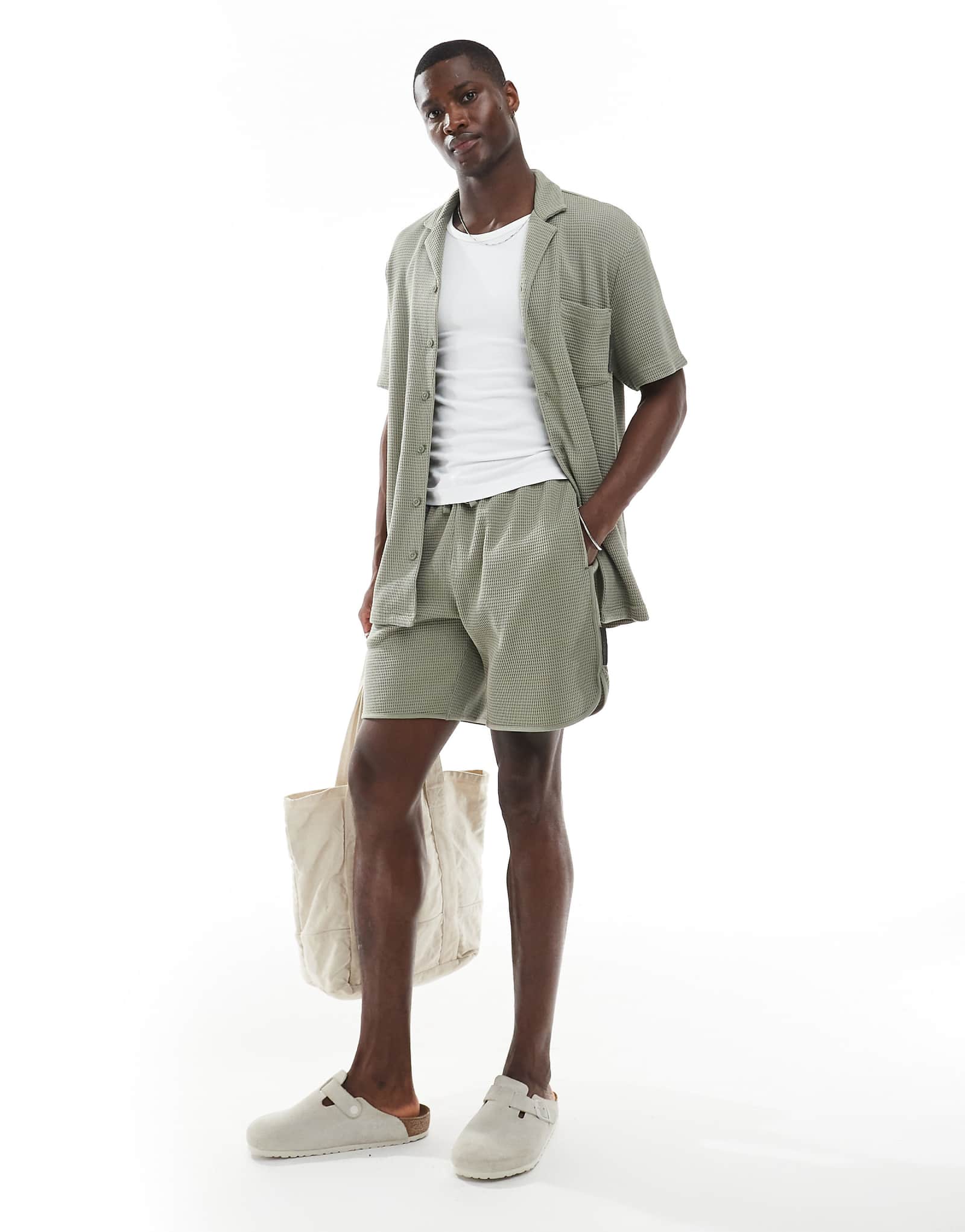 Emporio Armani Bodywear logo lounge waffle knit shorts in khaki green - part of a set 13790₽