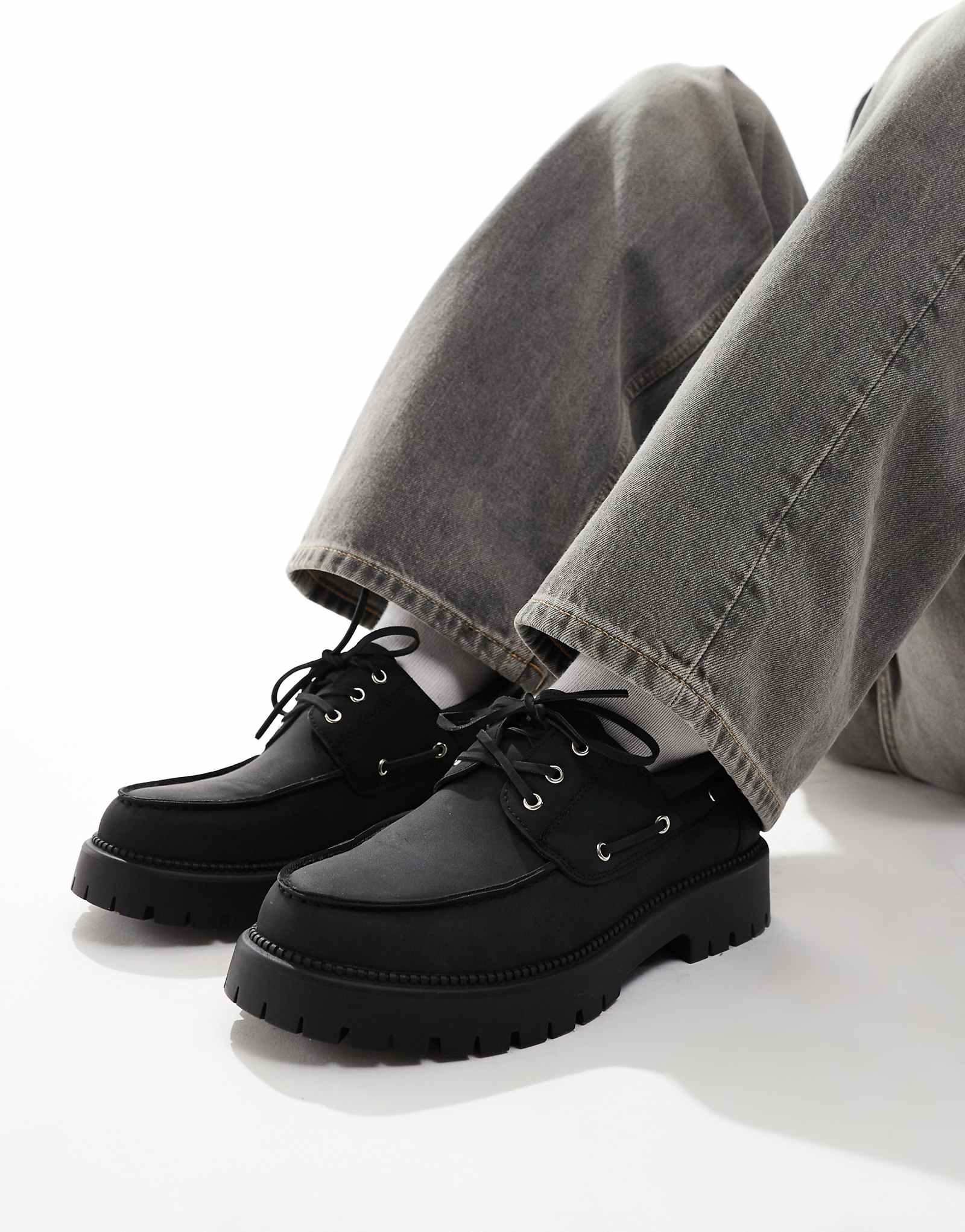 SEQWL Exton boat shoes with chunky sole in nubuck black 8890₽