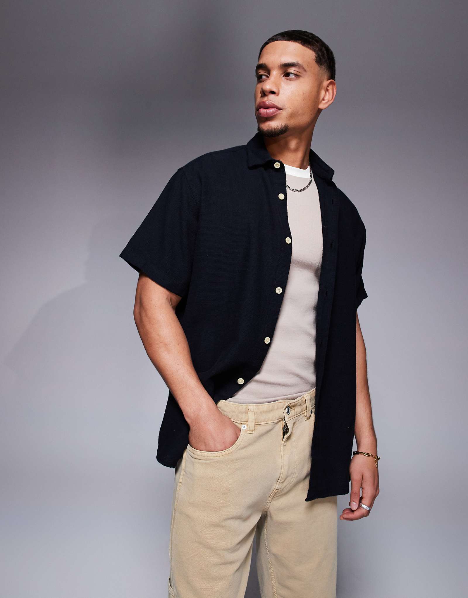 ADPT oversized short sleeve shirt in black 6890₽