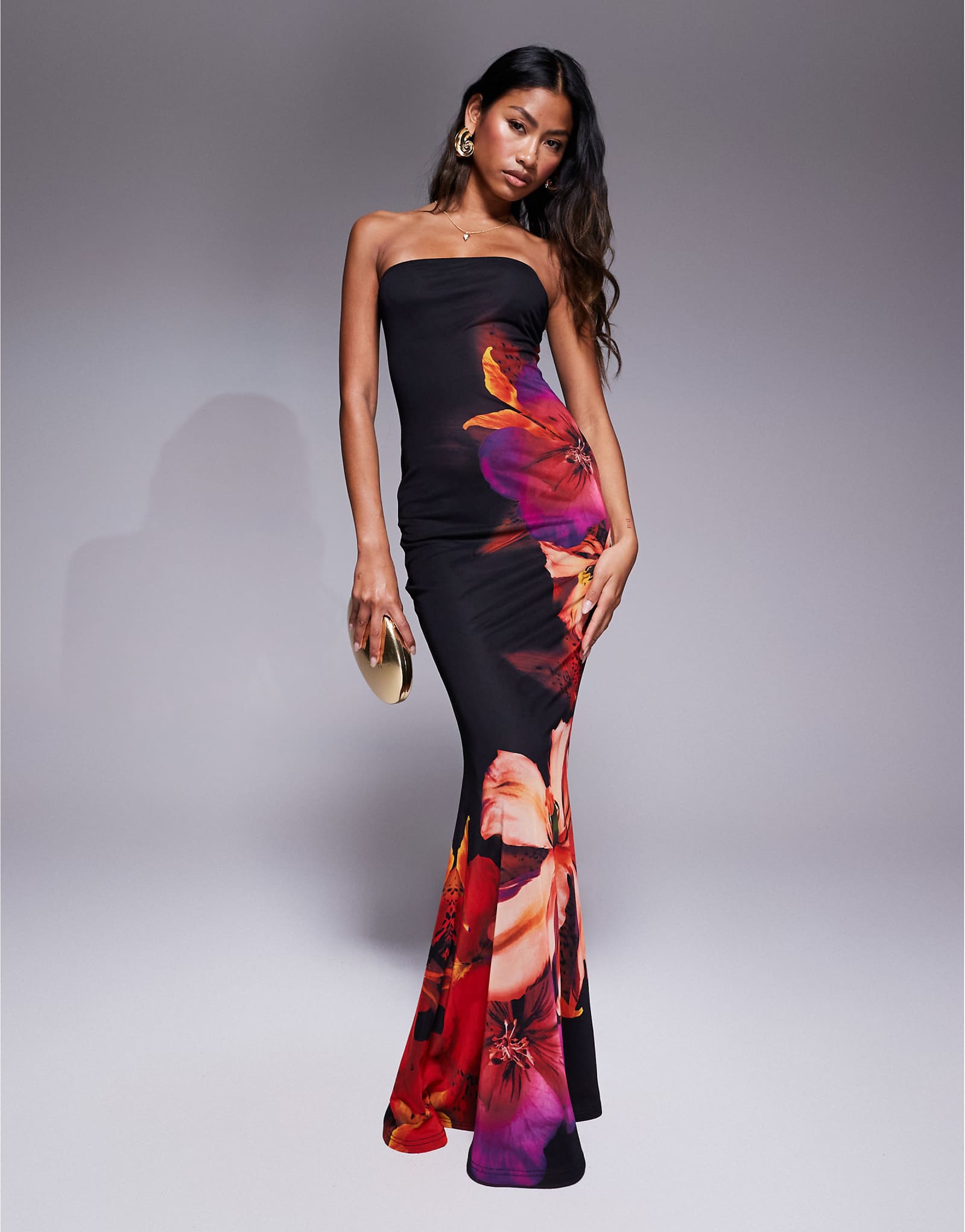 Эксклюзивное сетчатое платье макси-бандо Murci в стиле рыбий хвост с черно-красным цветочным принтом