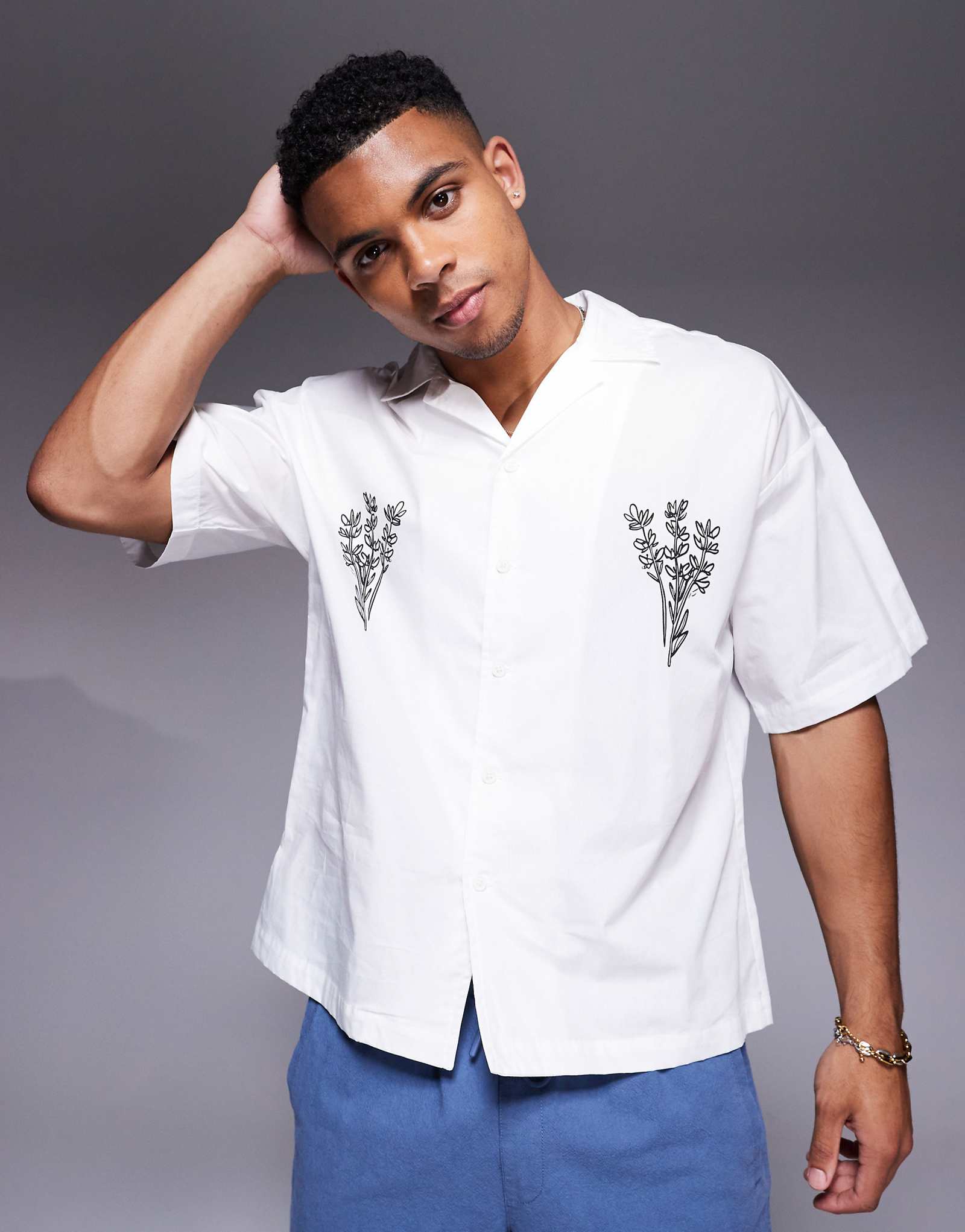 ADPT camp collar shirt in white with plant print 5290₽